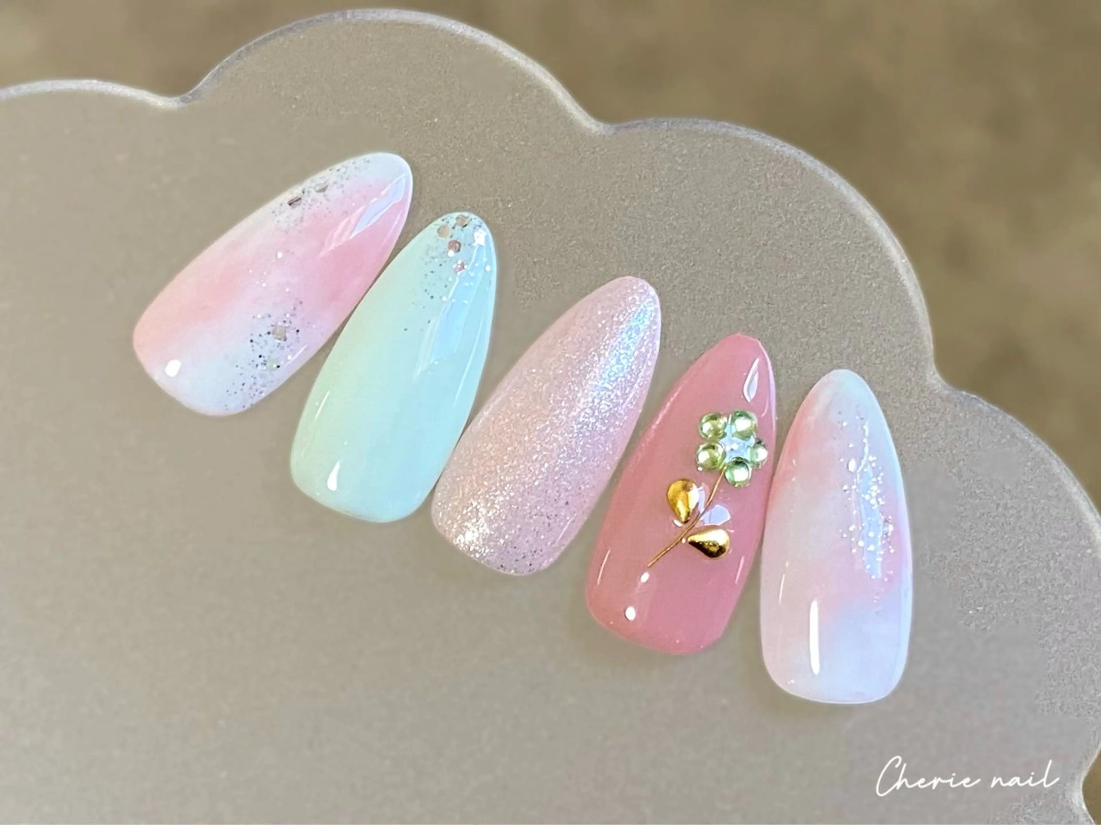ネイル フラワーネイル ジェルネイル ラメ(グリッター) ニュアンスネイル パステルネイル ハンドネイル Cherienail yunaのネイルデザイン
