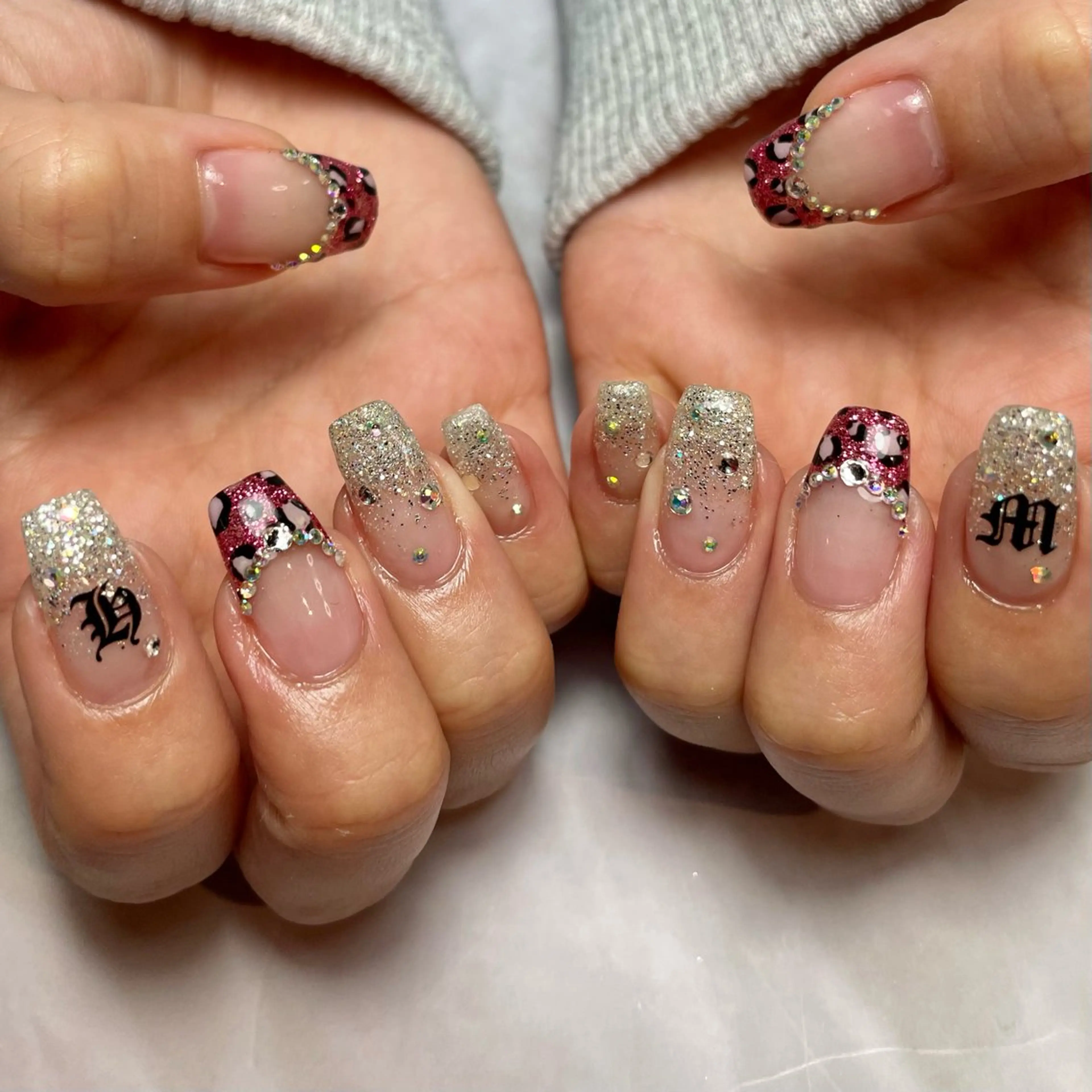 ネイル アニマル柄 持ち込み ピンク ストーンネイル ハンドネイル Reflection marikoのネイルデザイン