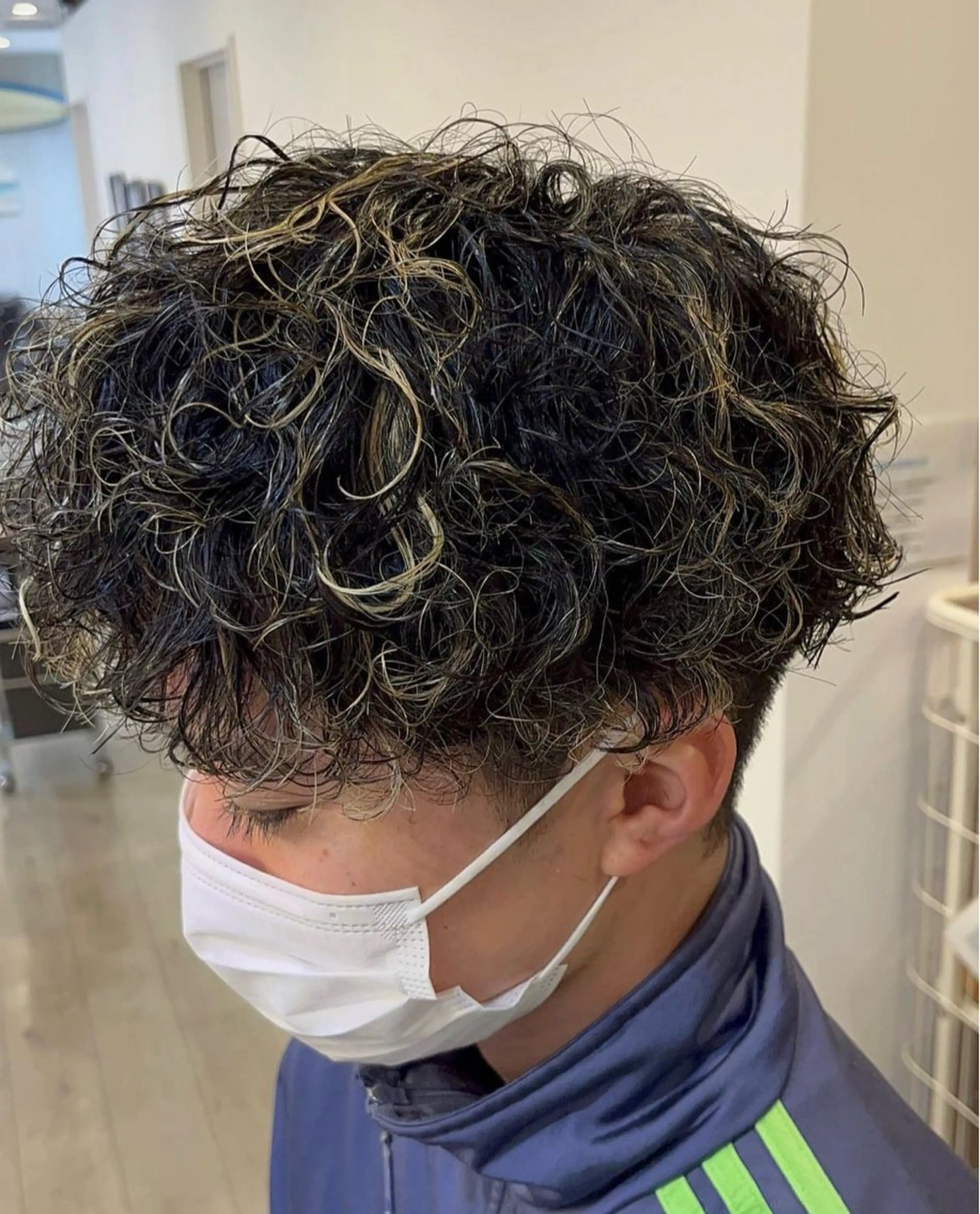 カット＋ハイライトorメッシュ＋ハードパーマの写真