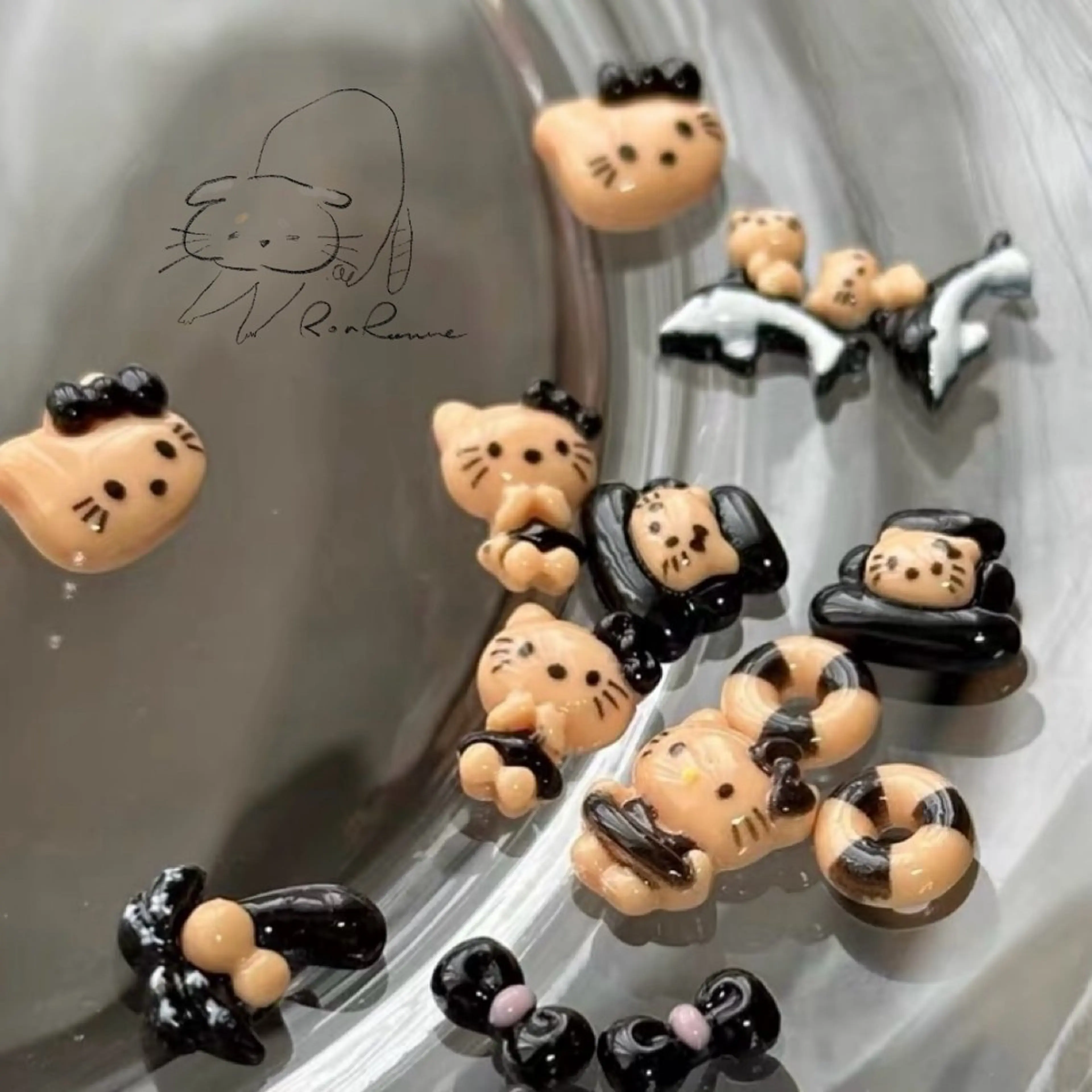 【HAND×3月限定】Kittyパーツ2本 x ワンカラー!! 通常¥7,500の写真