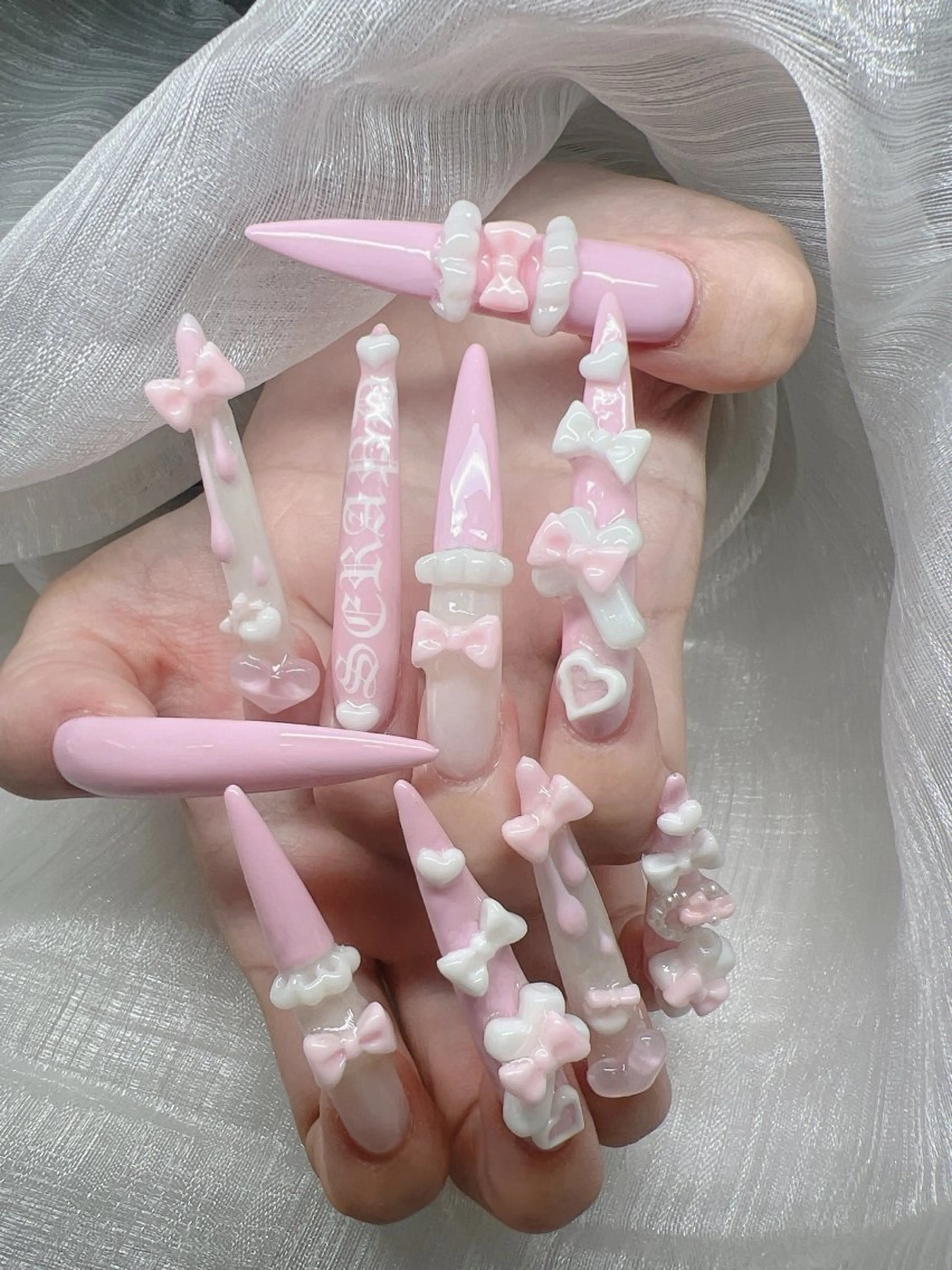 ネイル 長さ出し グラデーション 卒業式 キラキラネイル マグネットネイル ハンドネイル Lee Nails チップ長さだし専門店のネイルデザイン