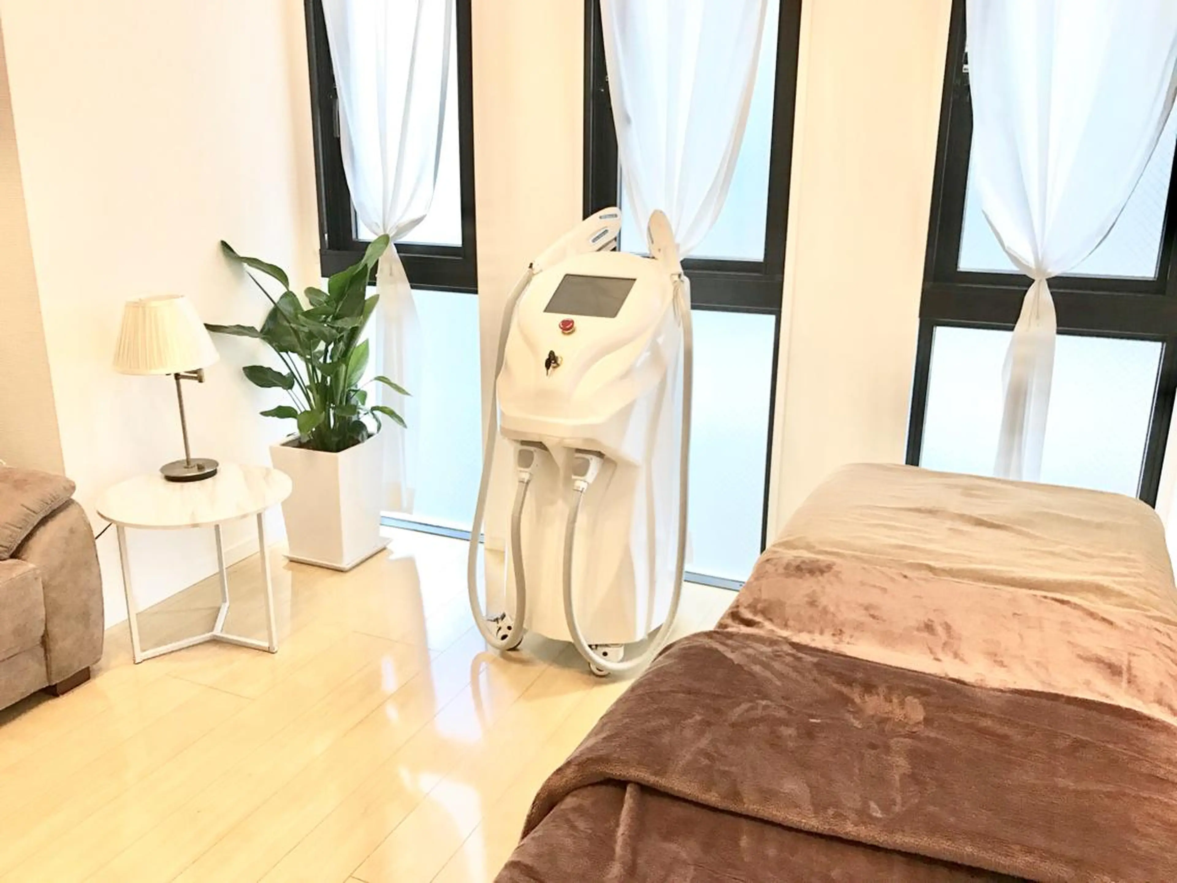 セレーネボーテプラス所属・セレーネボーテプラス ローマピンク福岡のエステ・リラクイメージ