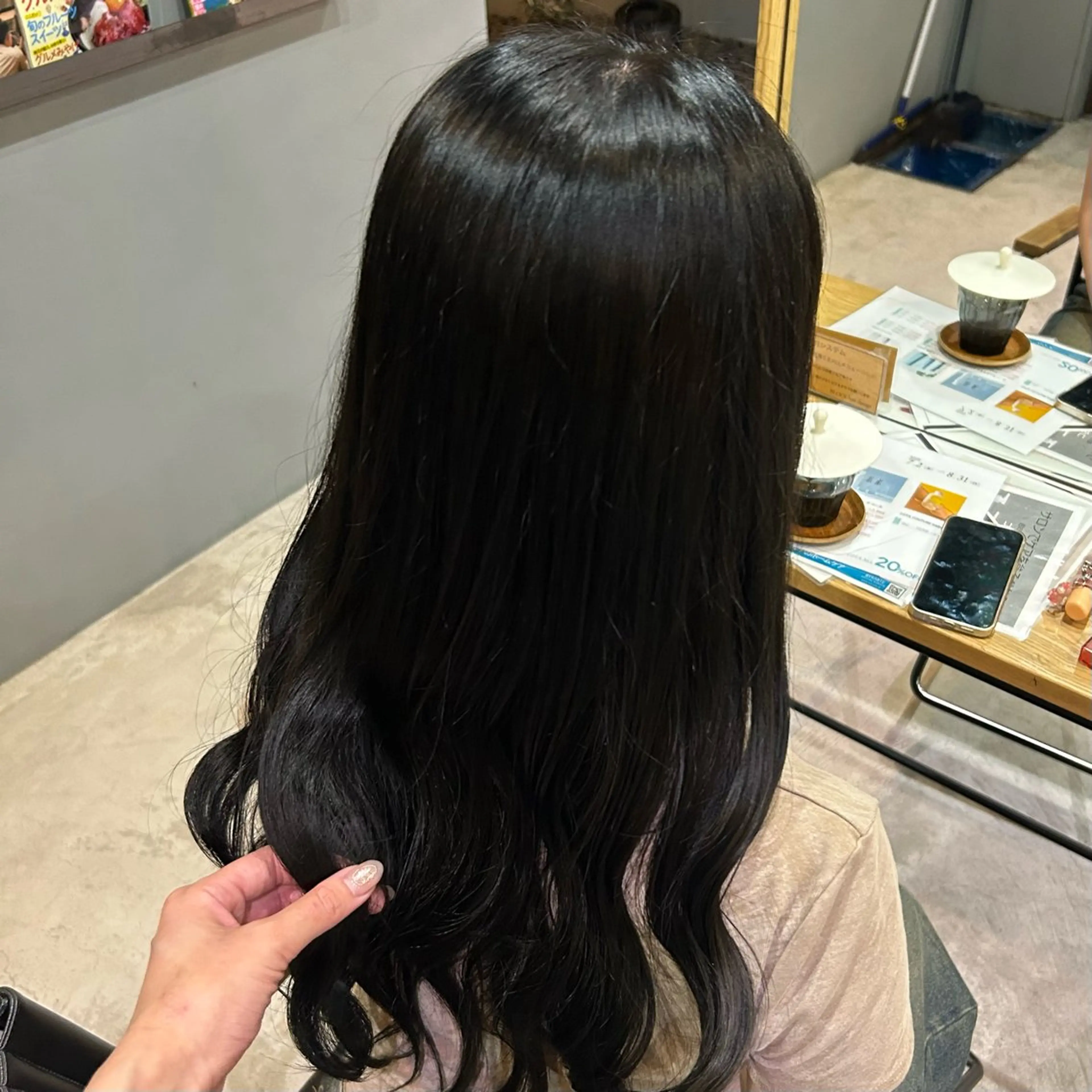 ロング カラー ✨ハイトーン/暗髪/ ハイライト/松岡✨のヘアスタイル