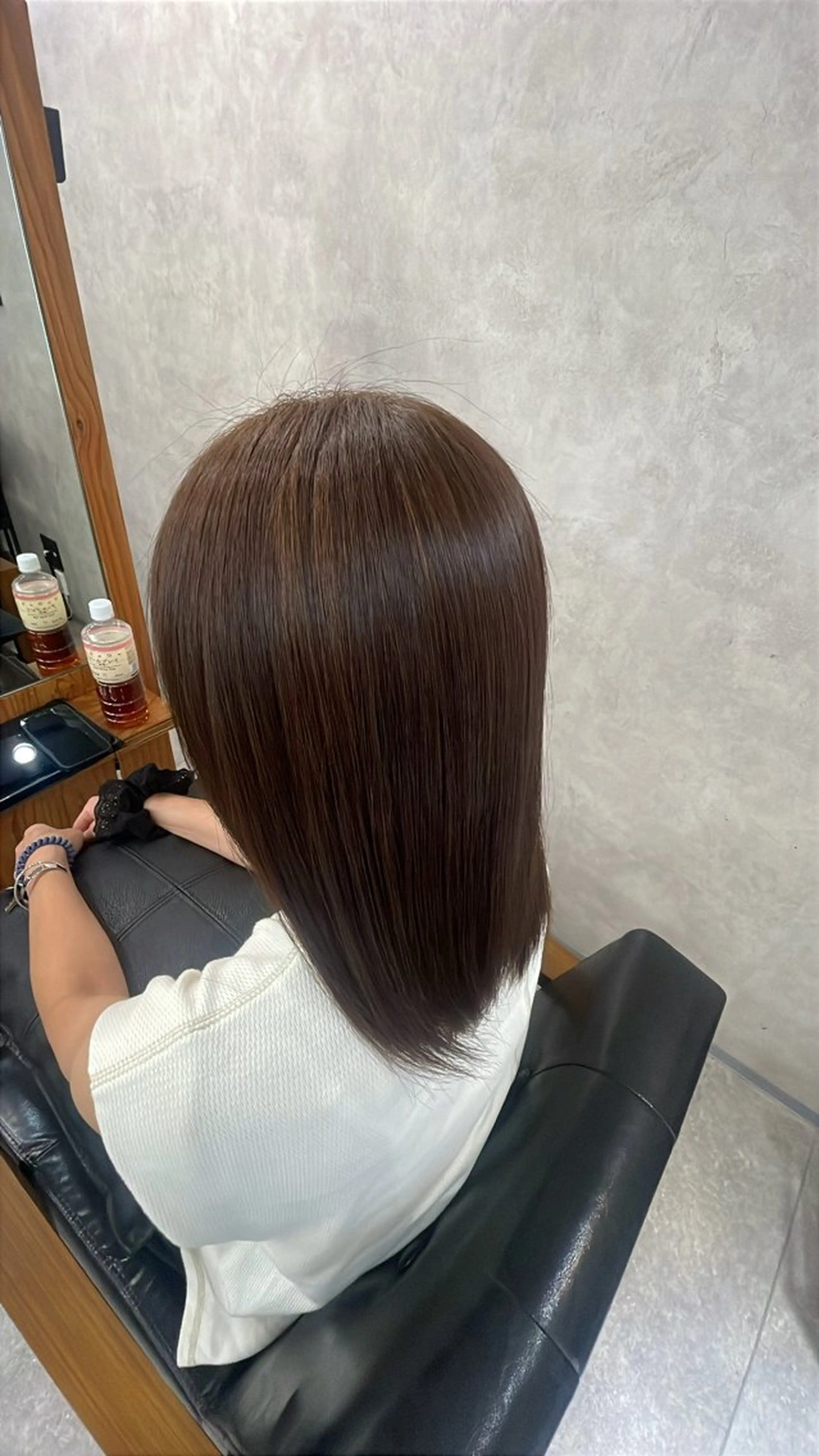 セミロング カラー 荒川 桃花のヘアスタイル