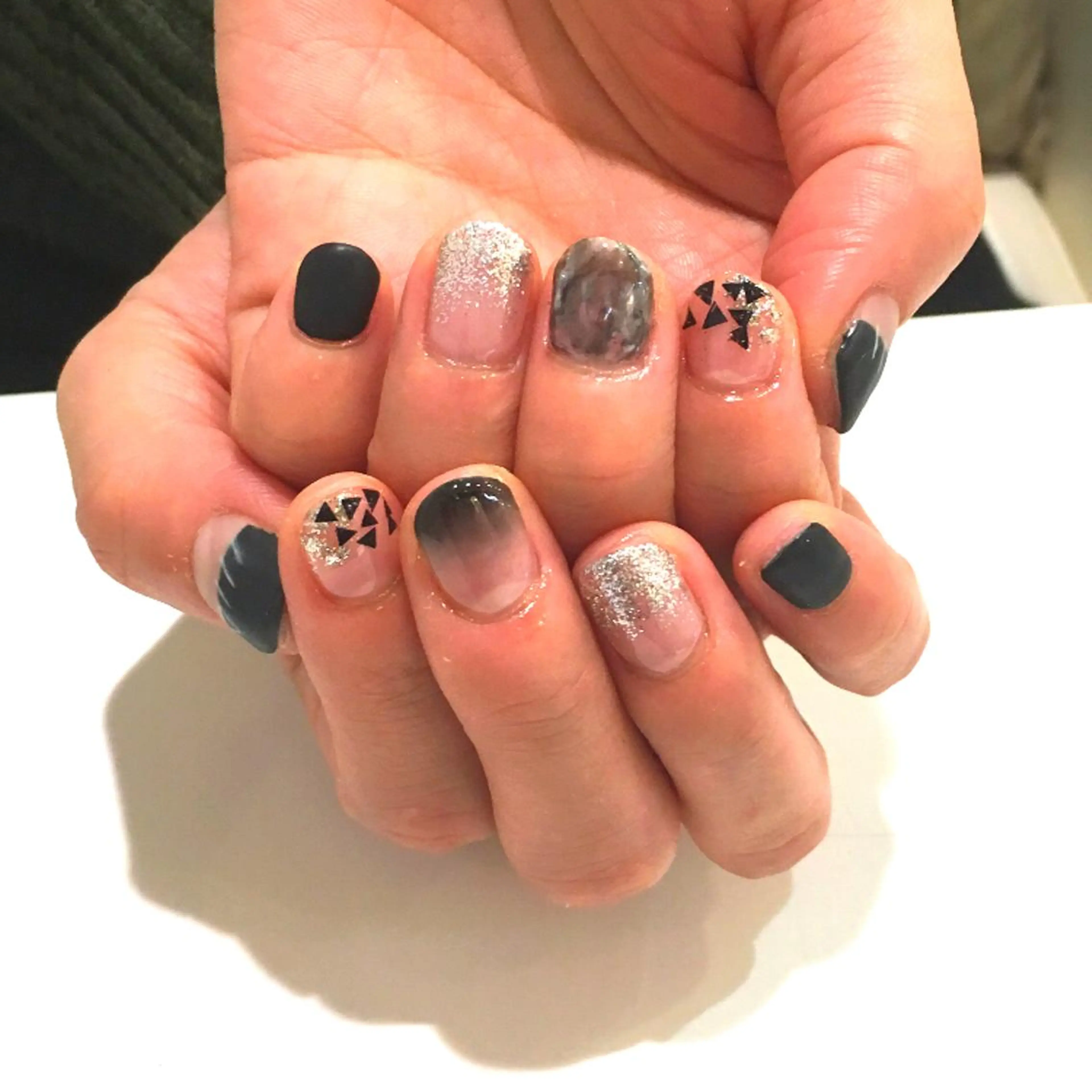 ネイル アートネイル アンドルーチェ スクールの眉毛・アイブロウイメージ