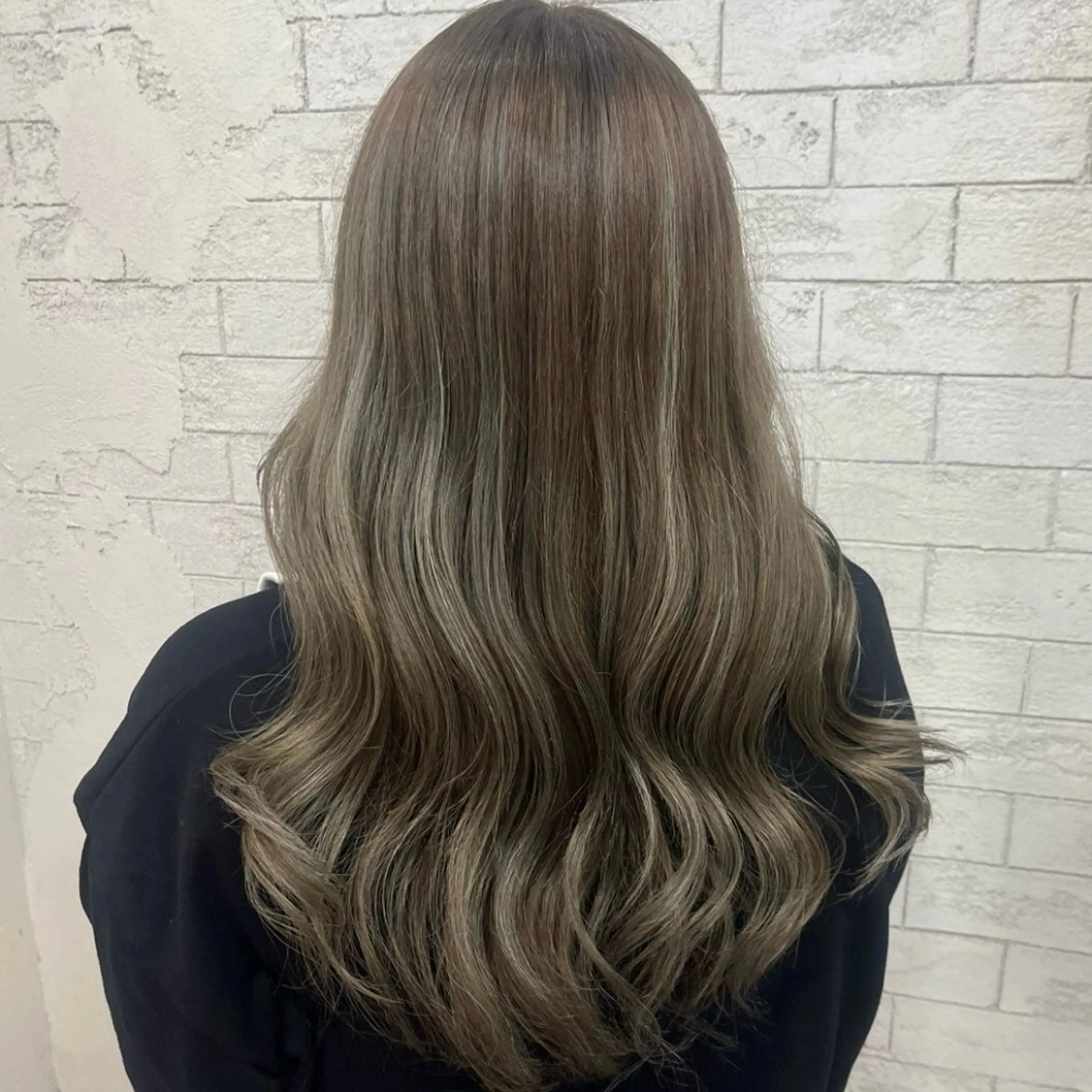 ロング カラー ブリーチ デザインカラー グレージュ ハイライトカラー ハイライト 🫧ハイトーン/ ペールカラー🕊♡雛のヘアスタイル