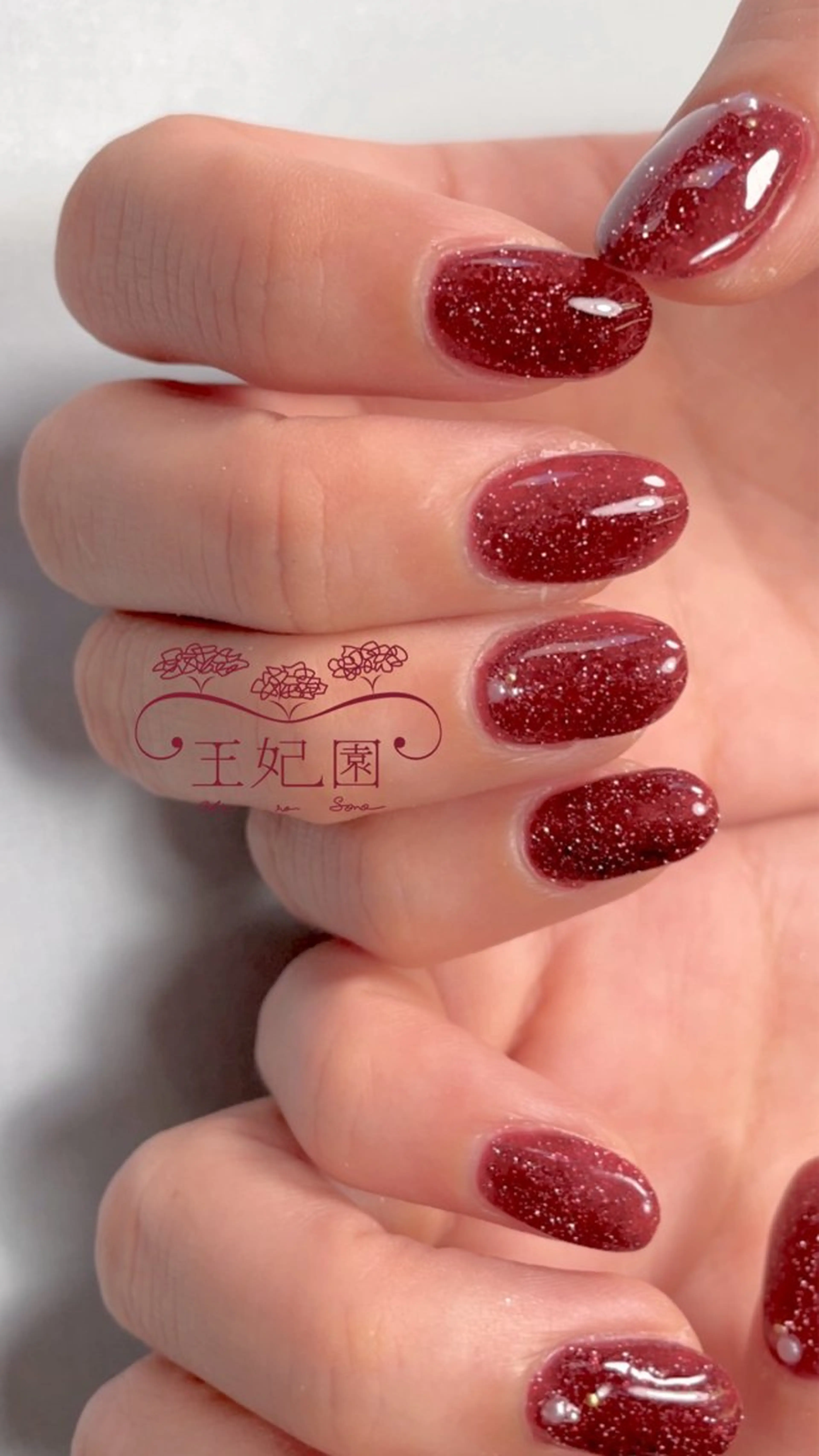 ネイル フラッシュネイル フレンチネイル ガラスフレンチ ラメ(グリッター) 冬ネイル nail salon王妃の園所属・王妃の園 ohinosonoのネイルデザイン