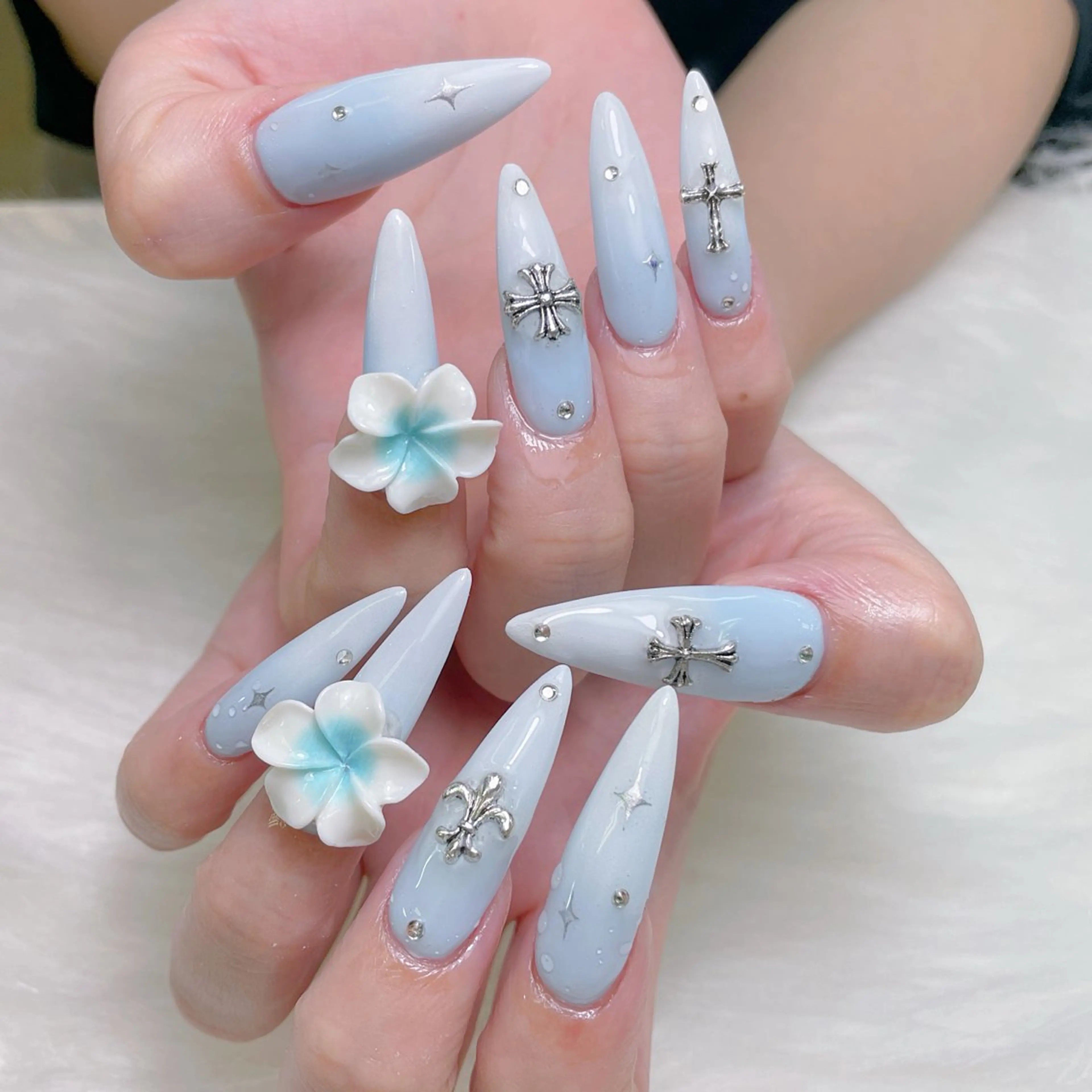 ネイル グラデーション ハート 韓国ネイル スカルプネイル 夏ネイル ハンドネイル Melody Nail所属・Melody  3D/スカルプ専門店のネイルデザイン