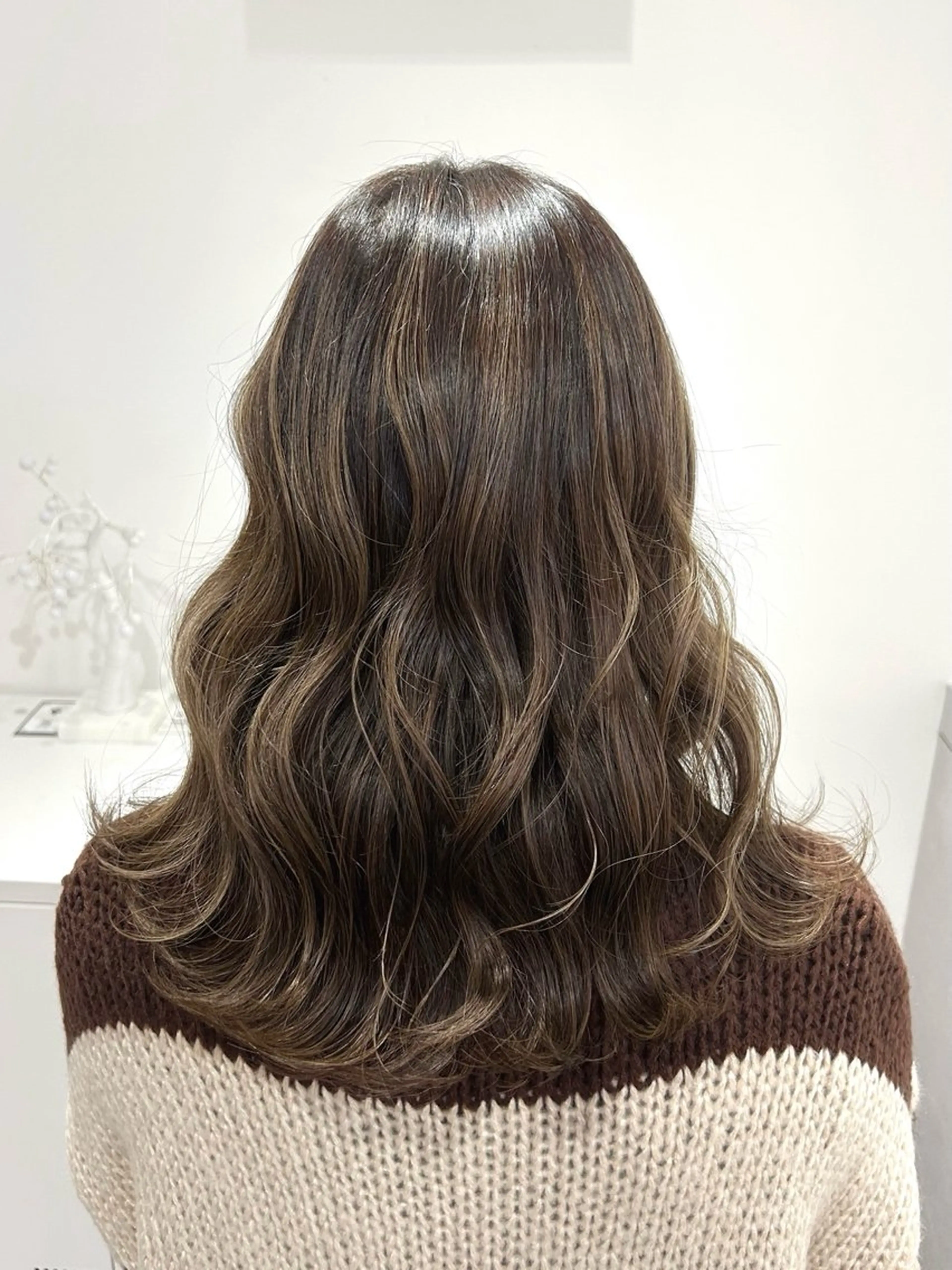セミロング カラー ヘアアレンジ ベージュカラー ブリーチ グレージュ ハイライトカラー ミルクティーベージュ hair salon suiw所属・suiw ♡AYA♡のヘアスタイル