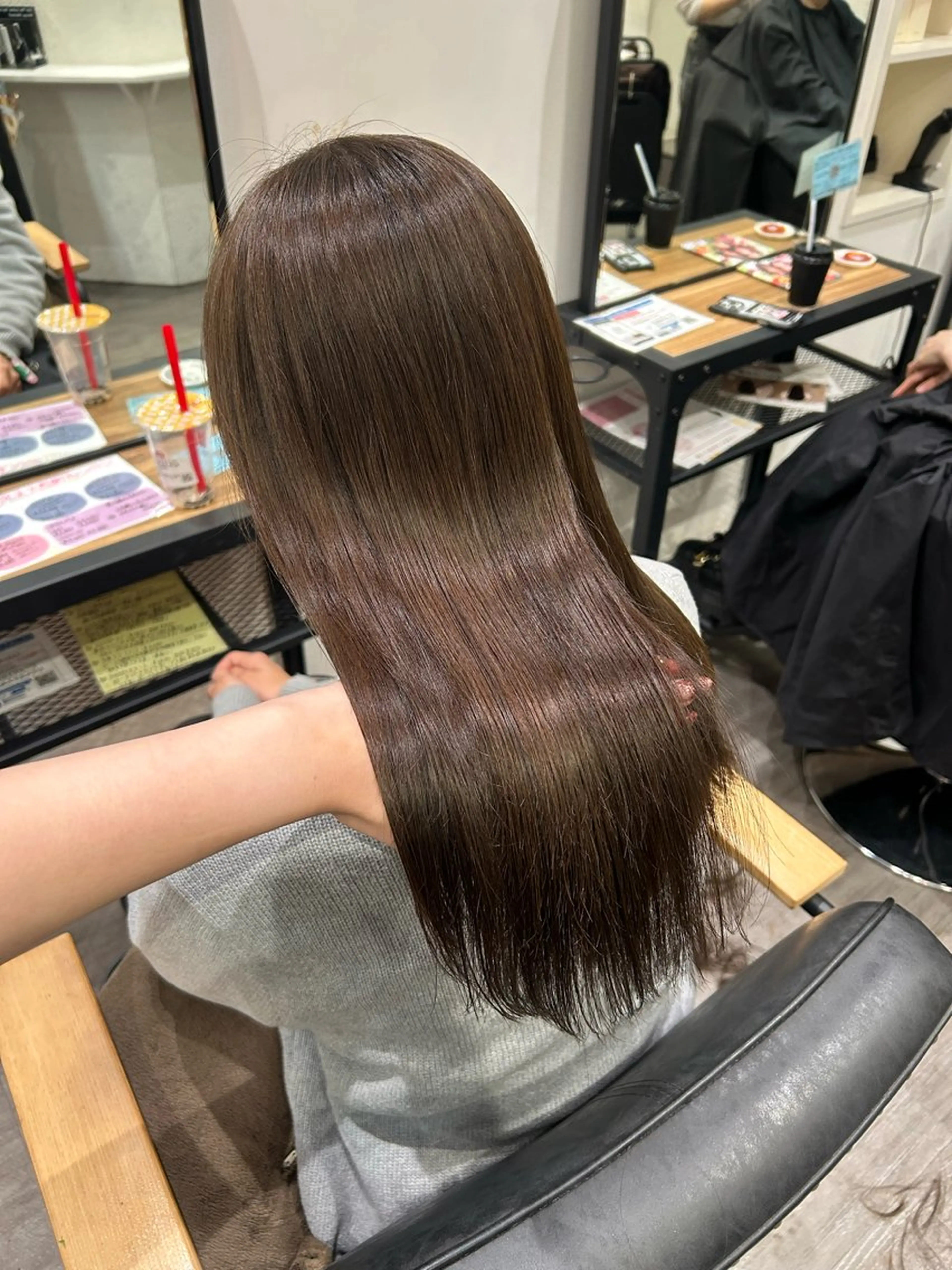 ロング カラー グレージュ オリーブグレージュ オリーブグレー ヘアカラー トリートメント cocotte 💟草間紫音💟のヘアスタイル
