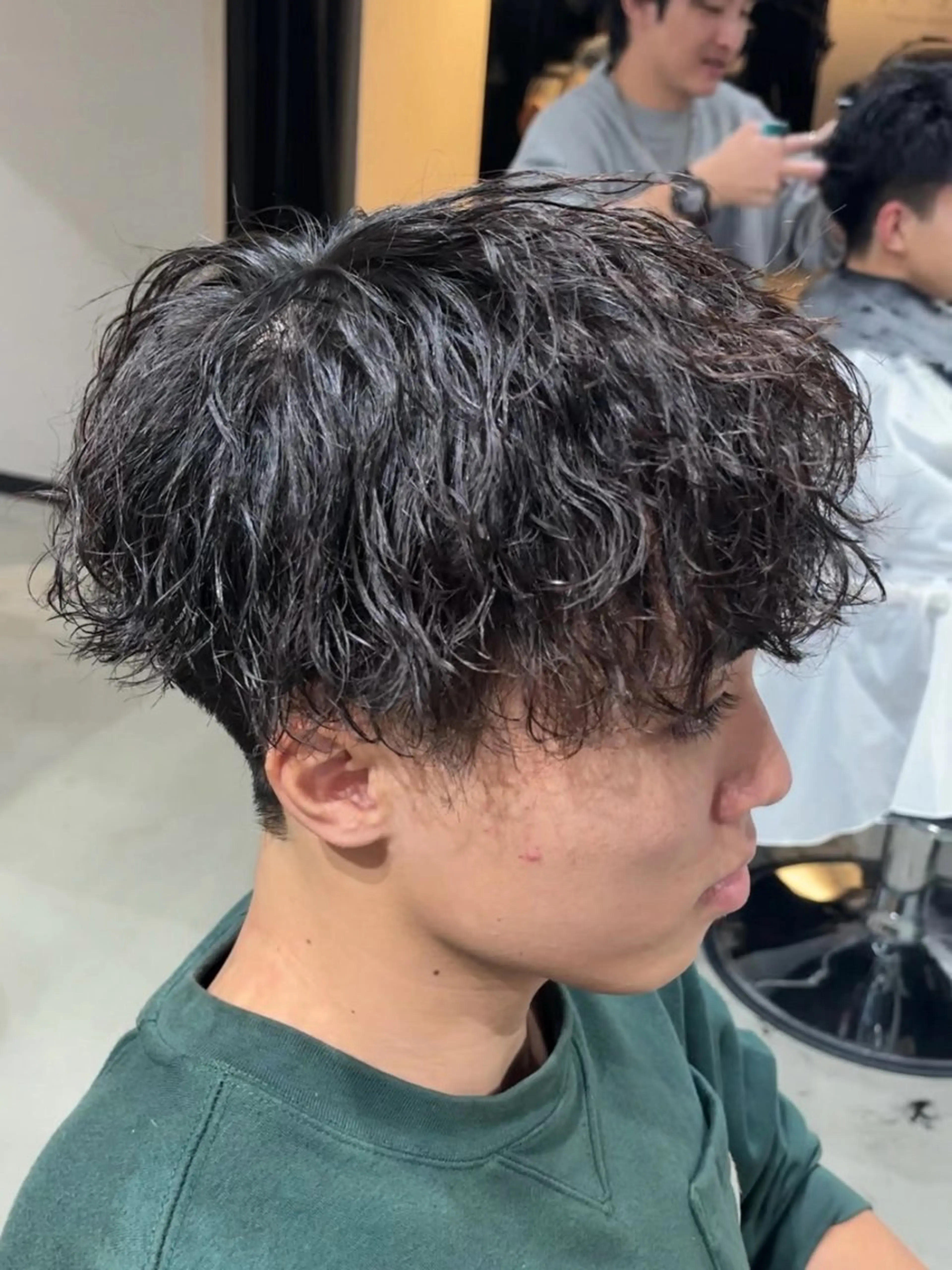 パーマ メンズ 会社で浮かない ビジネスヘア/心斎橋のヘアスタイル