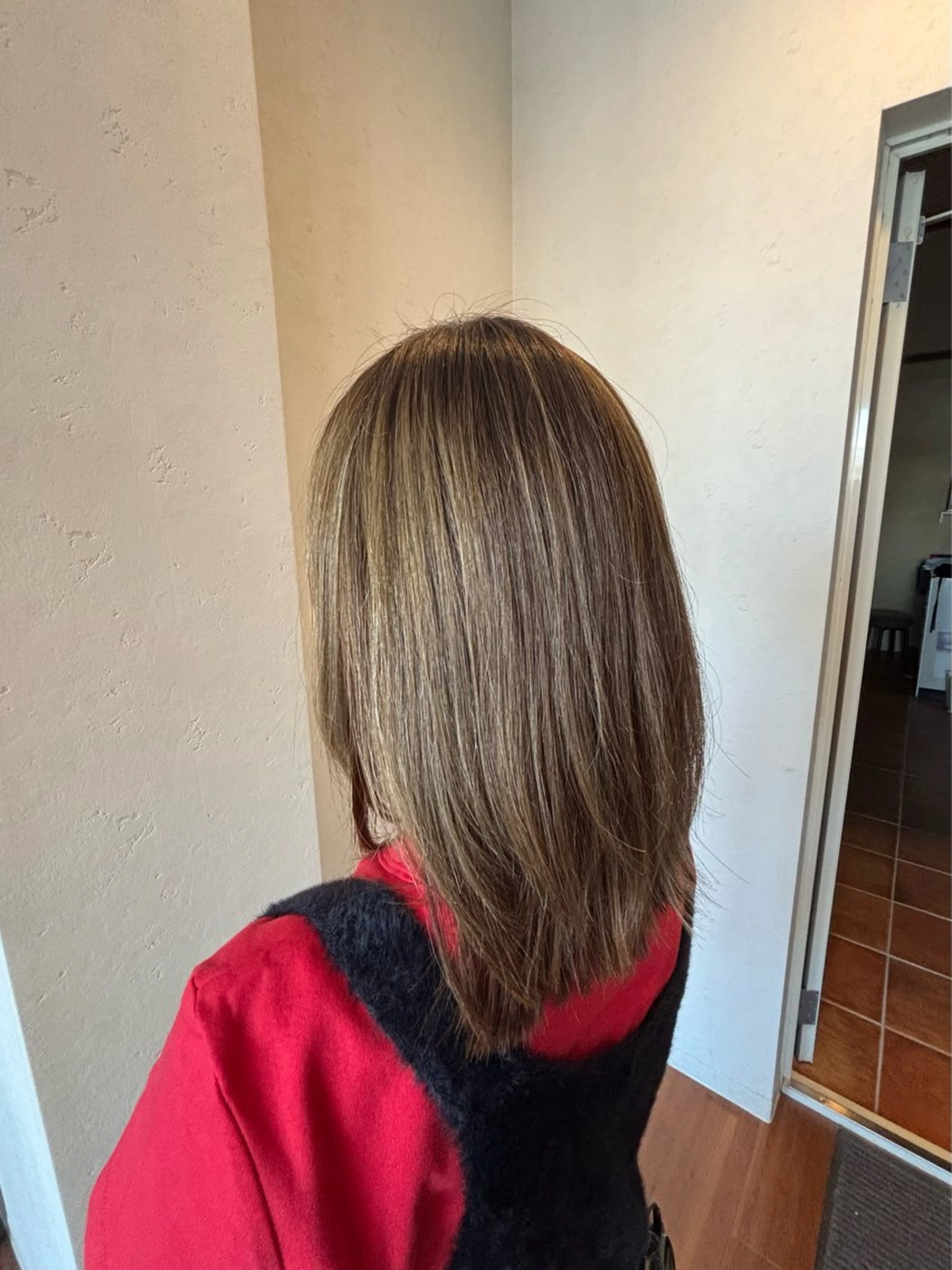 ミディアム くびれヘア レディースレイヤー 特化/  紗彩のヘアスタイル