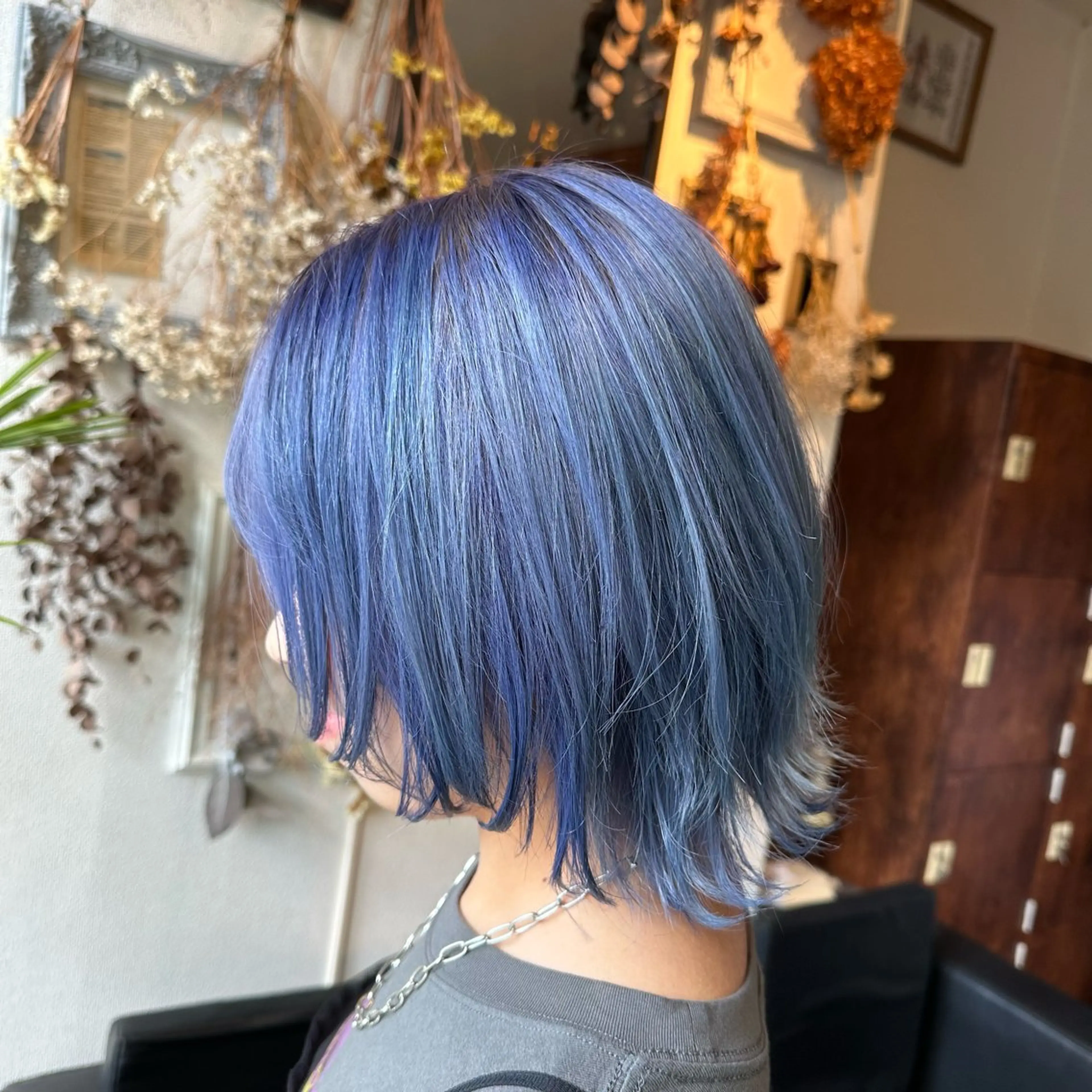 ミディアム カラー ブリーチ ブルーカラー ブルーパープル パープルカラー インナーカラー指名 No.1菊池柊真のヘアスタイル