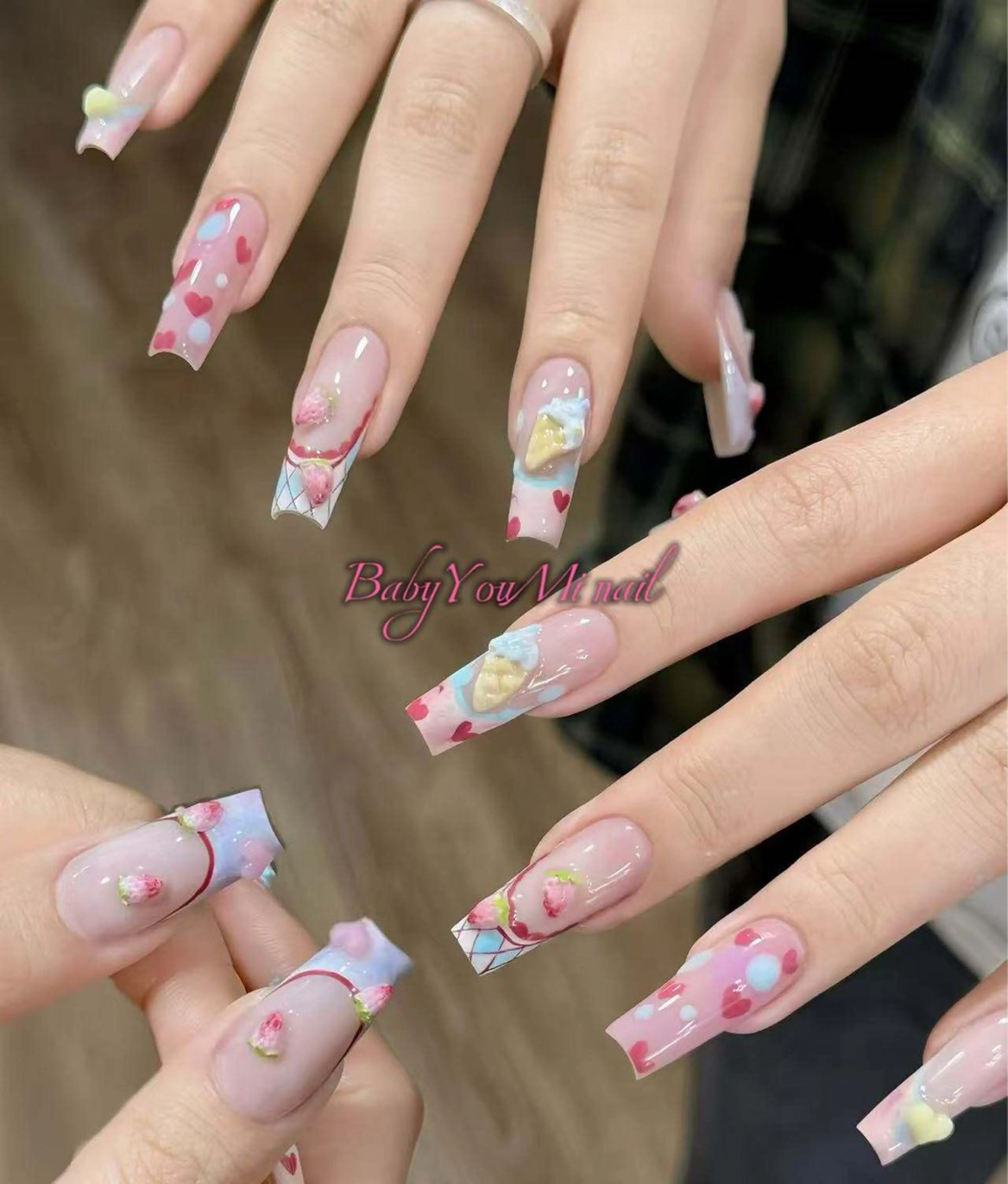 ネイル オーロラネイル フラワーネイル フットネイル フレンチネイル ジェルネイル ハンドネイル BabyYouMi nailのネイルデザイン