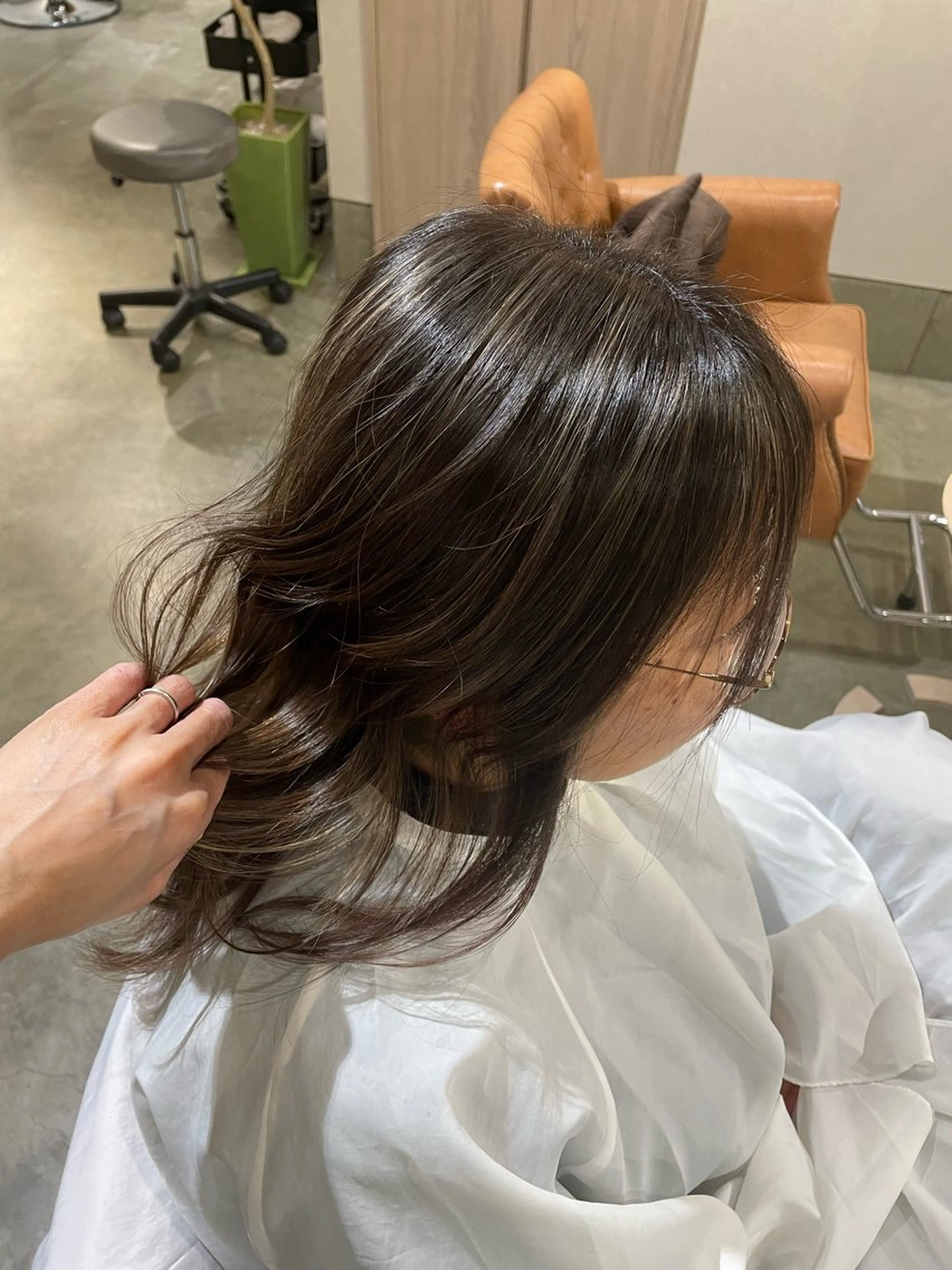 カラー ハイライトカラー まつやま さおりのヘアスタイル