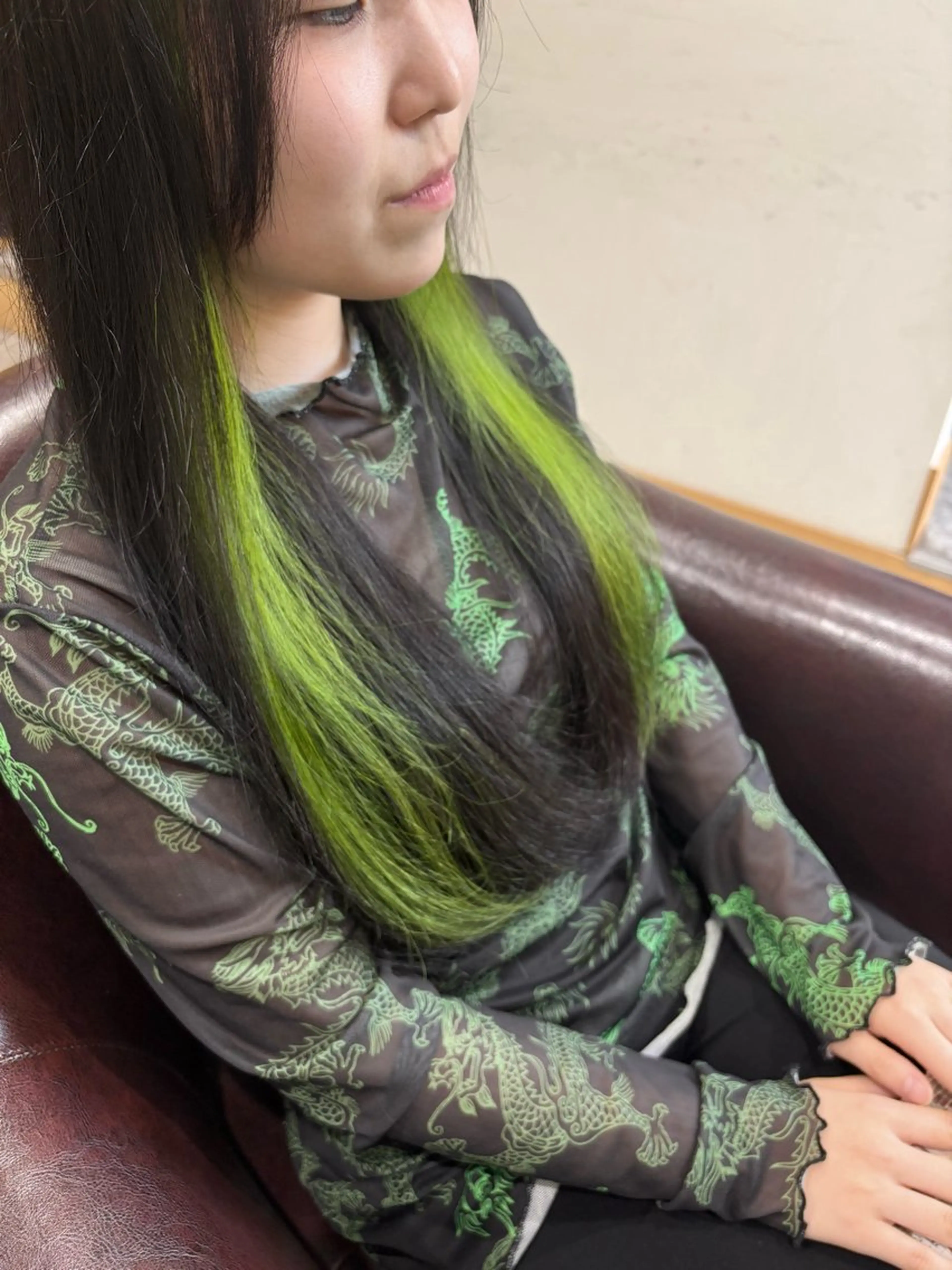 ロング カラー ヘアカラー トリートメント ヘッドスパ ブリーチ予約率90% 以上✨森山陽向のヘアスタイル