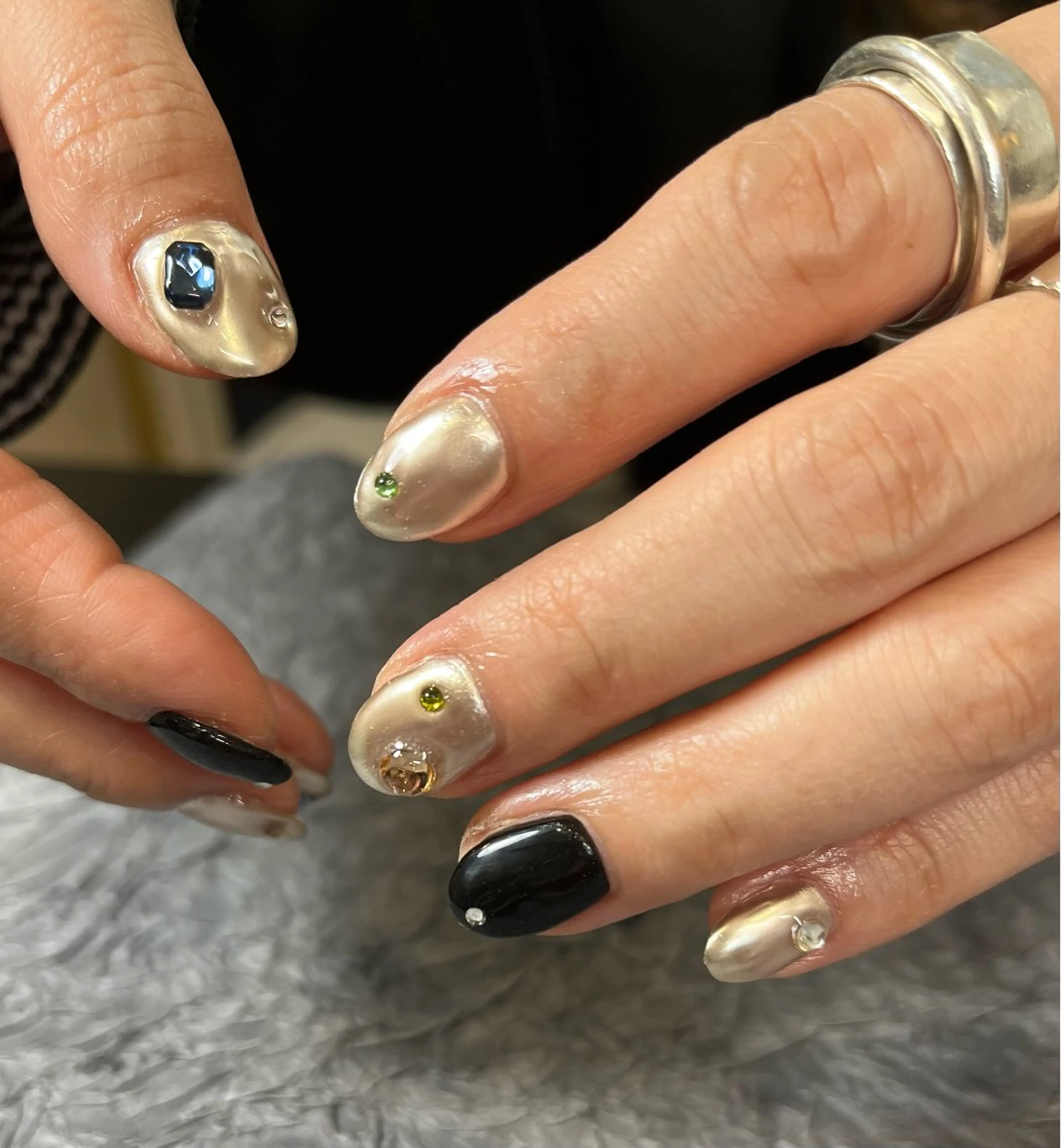 S. SAYAのネイルデザイン