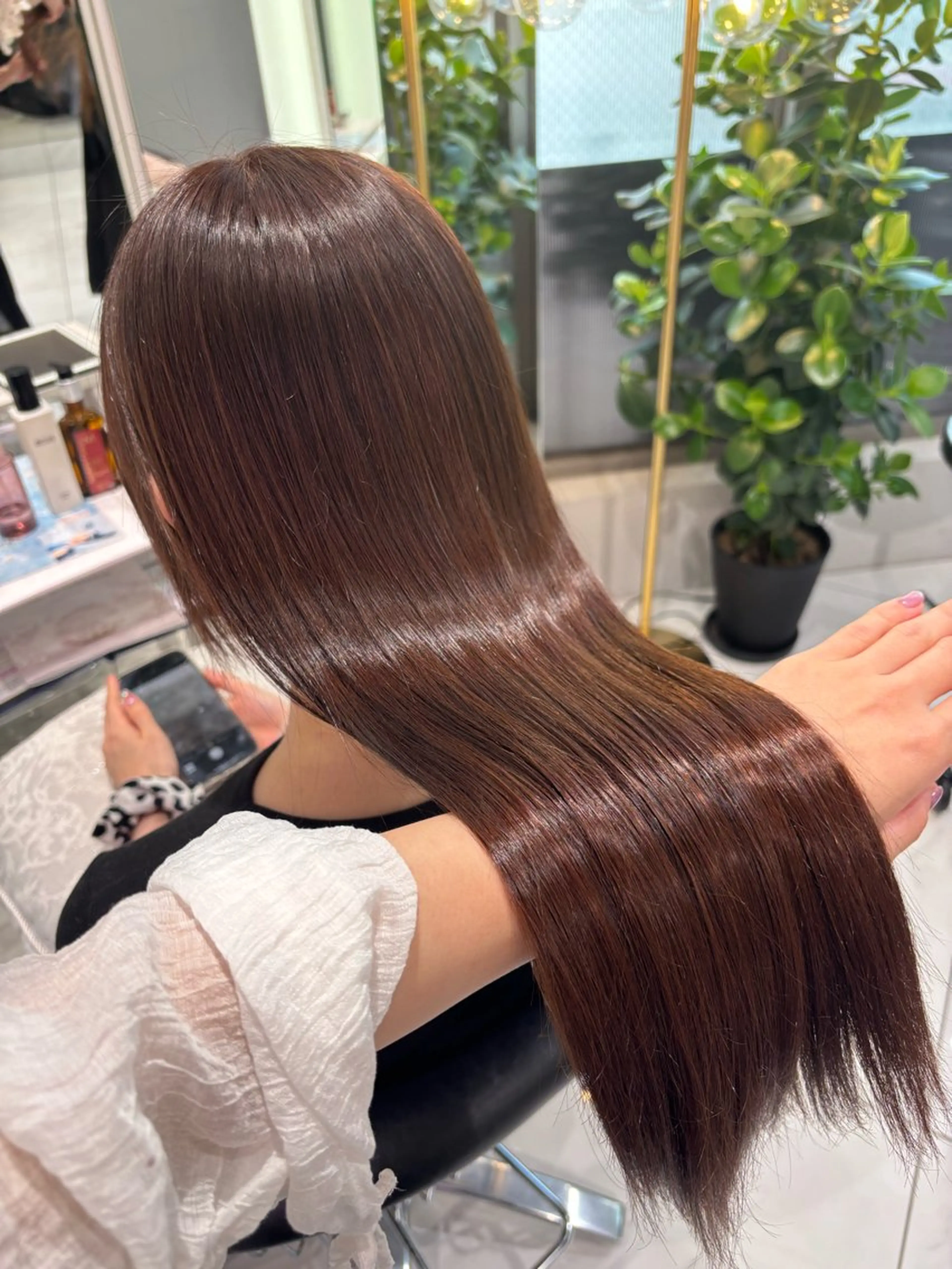 ロング カラー ブラウンカラー チョコレートブラウン ヘアカラー Sakuraෆ˚* 暗髪×まつパ🖤🥀のヘアスタイル