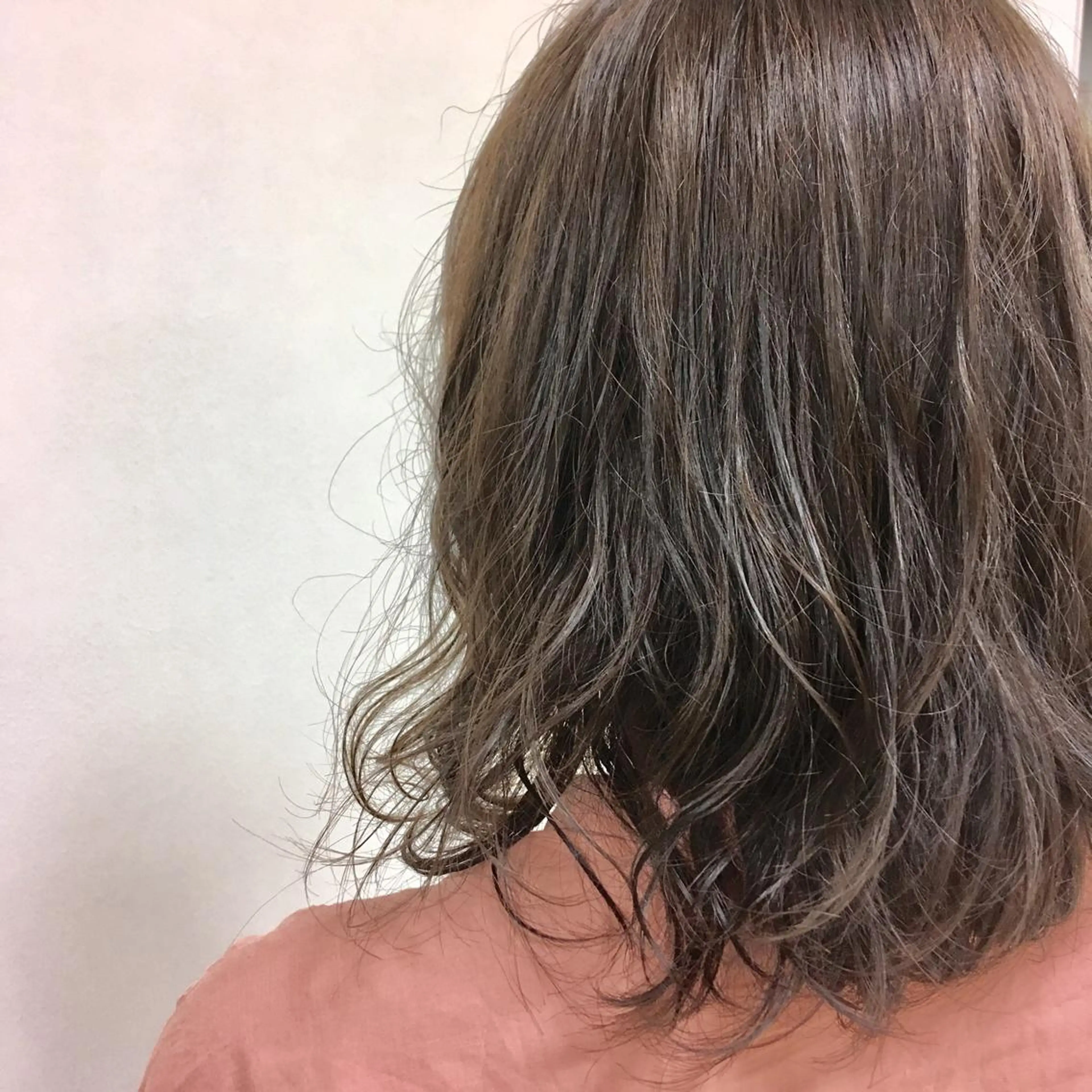 ミディアム カラー ヘアアレンジ ヘアカラー トリートメント 【Sweep】おじま のぞみのヘアスタイル