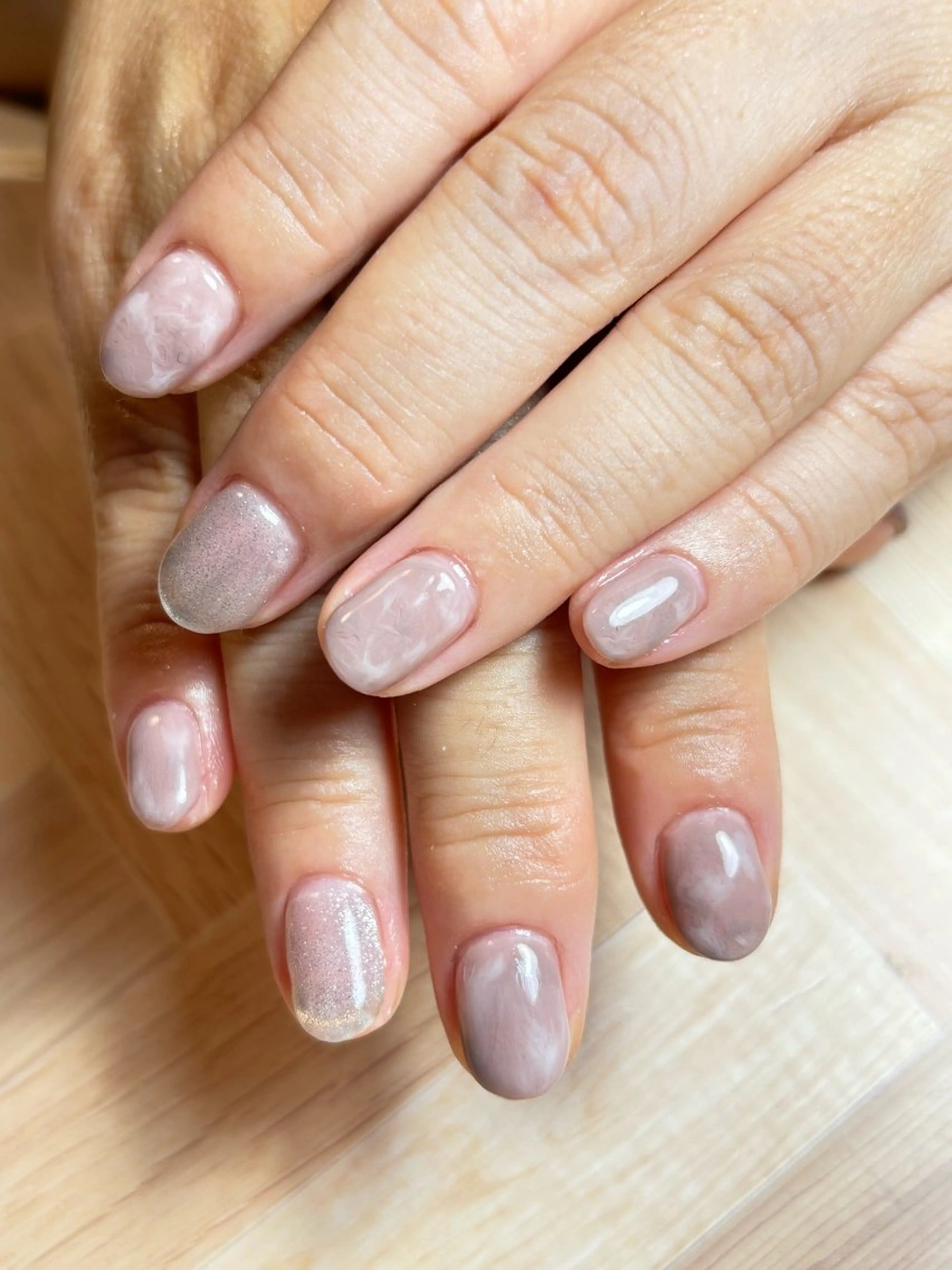 ネイル ニュアンスネイル 阿部 未来のネイルデザイン