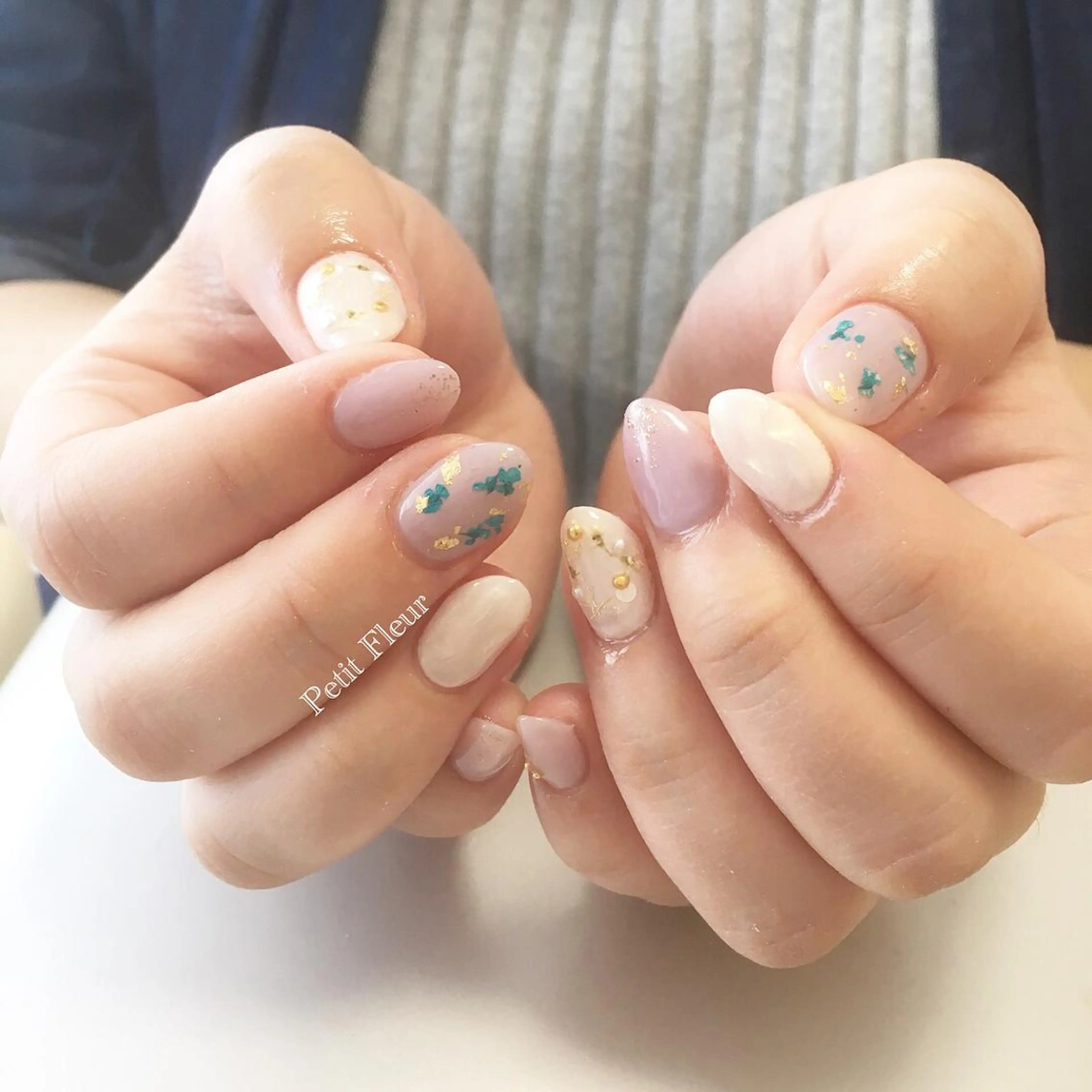 ネイル 持ち込み ニュアンスネイル 春ネイル Petit Fleur所属・青柳 亜梨奈のマツエク・マツパデザイン