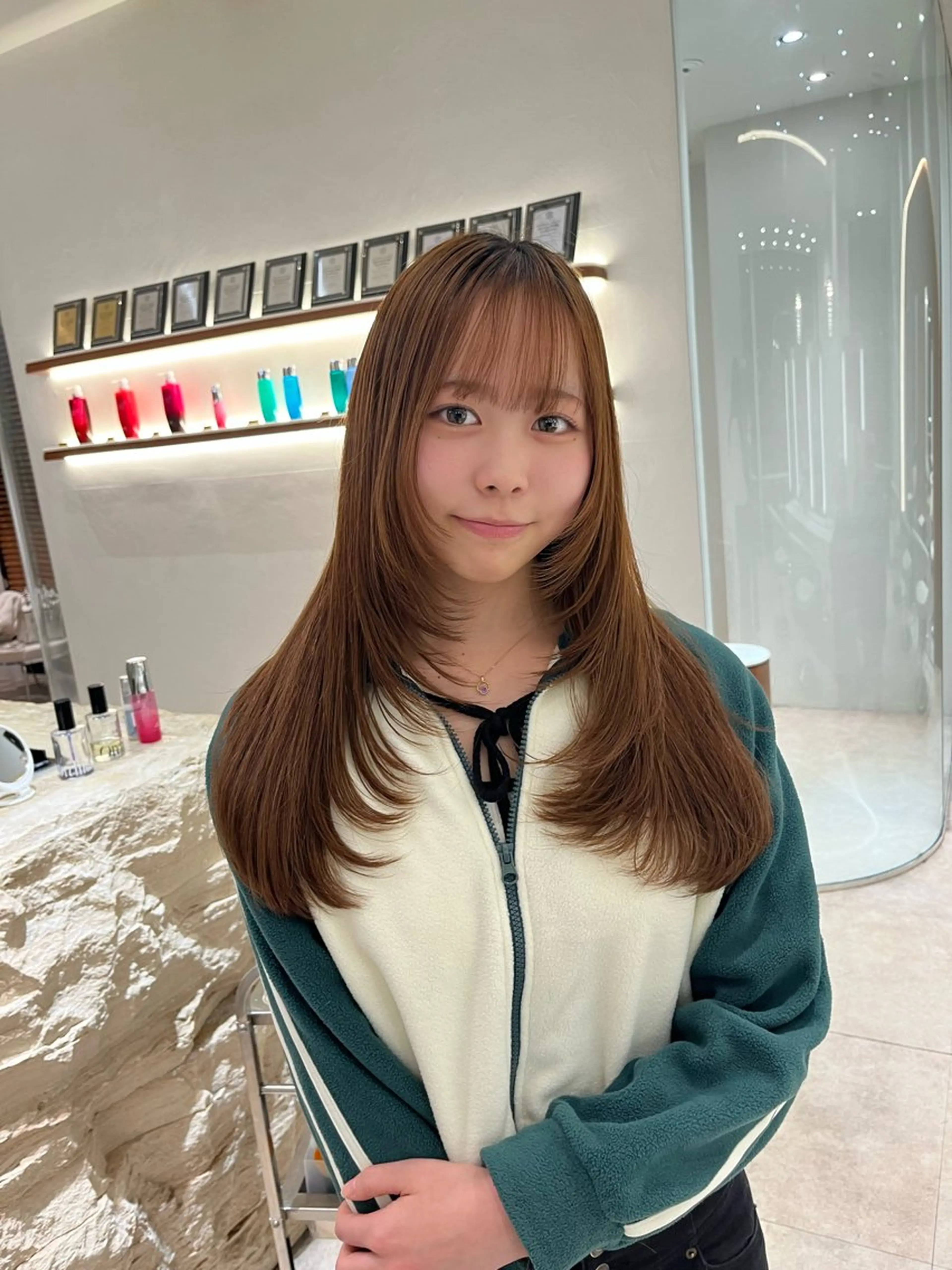 ミディアム くびれヘア 顔周りカット レイヤーカット カット ヘアカラー トリートメント HAVANA所属・レイヤー似合わせ 透明感カラーりきやのヘアスタイル