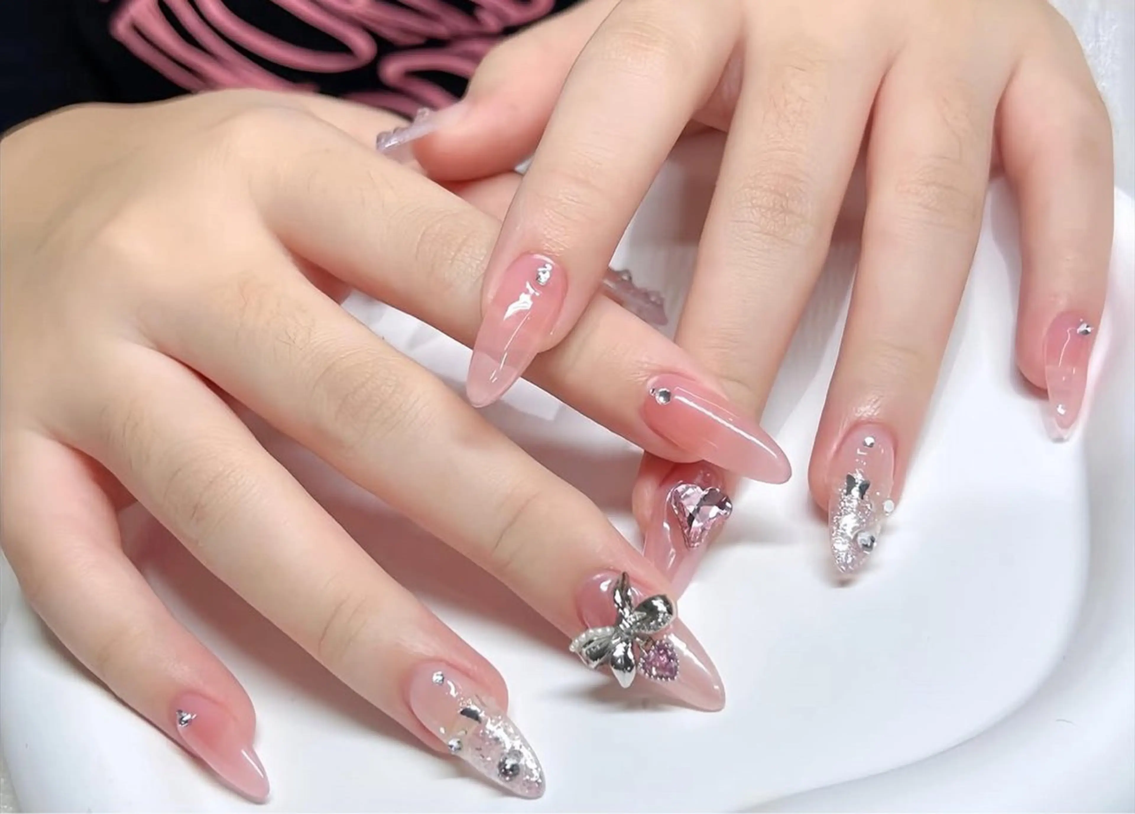 ネイル オーロラネイル フレンチネイル ジェルネイル ハロウィン キラキラネイル ハンドネイル H.baby Nail Salonのネイルデザイン