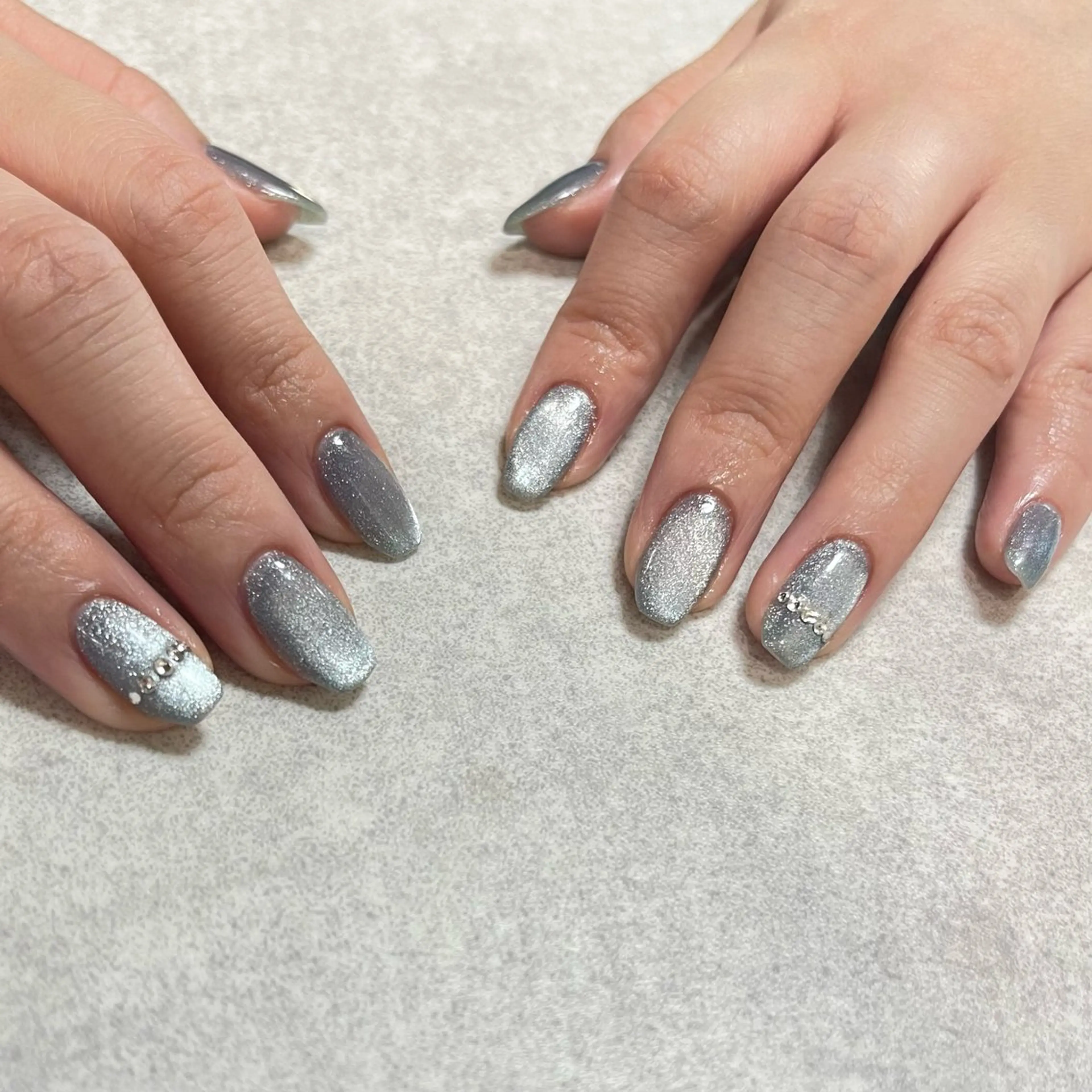 グラデーション・マグネットネイルの写真