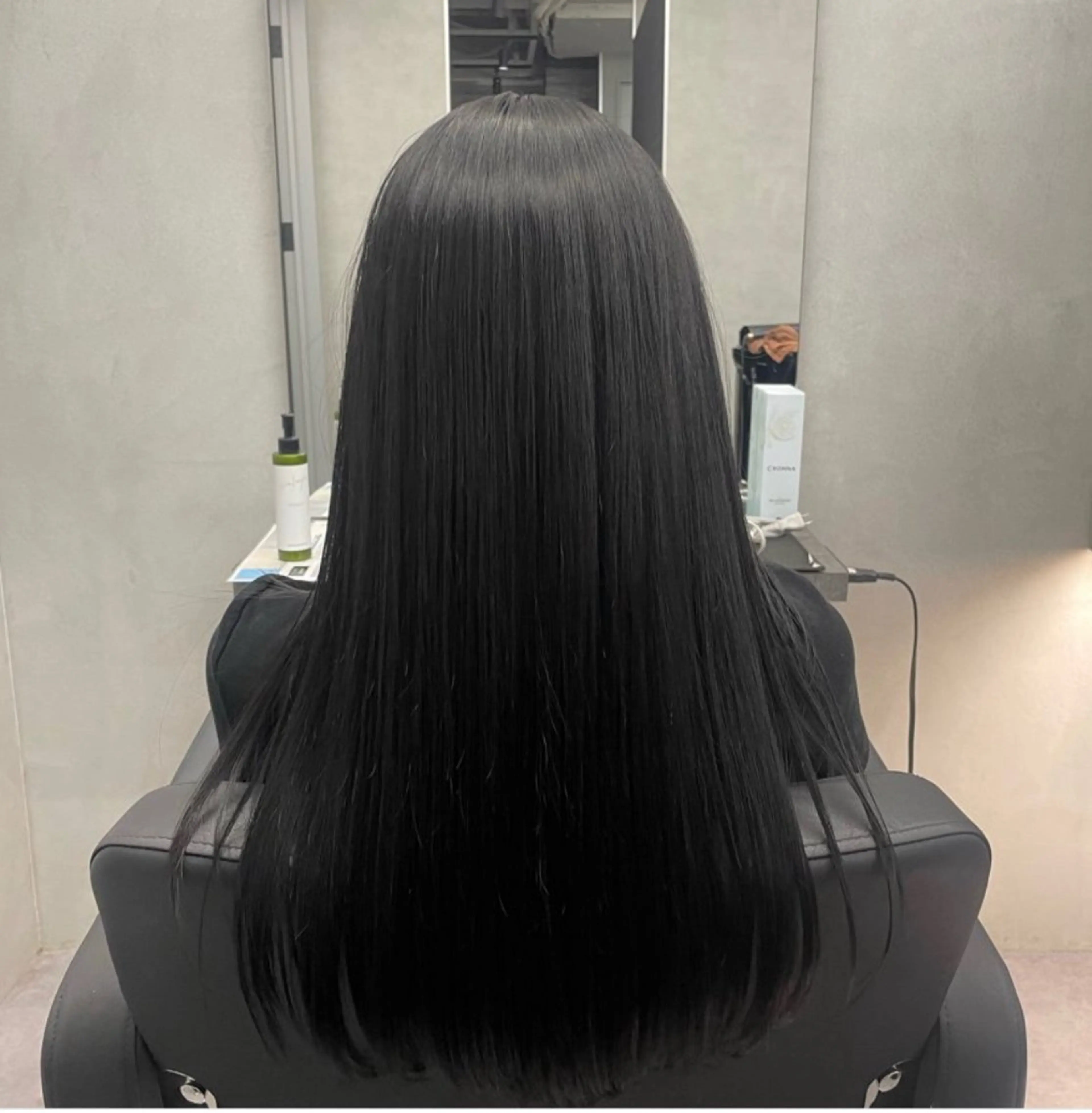 ロング ヘアカラー 韓国レイヤー➰北田 陸斗➰コテ巻きパーマのヘアスタイル