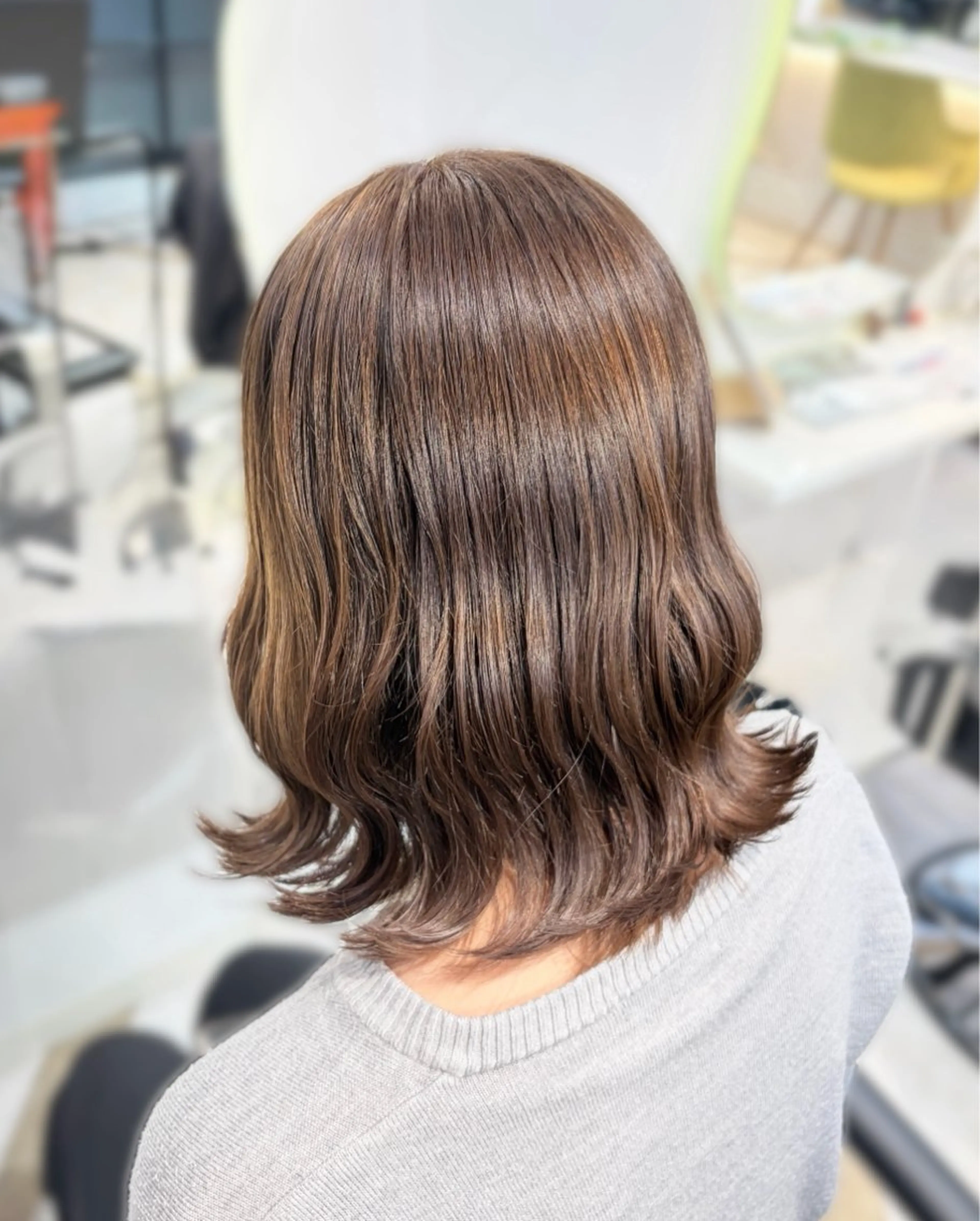 ミディアム yume lovisのヘアスタイル