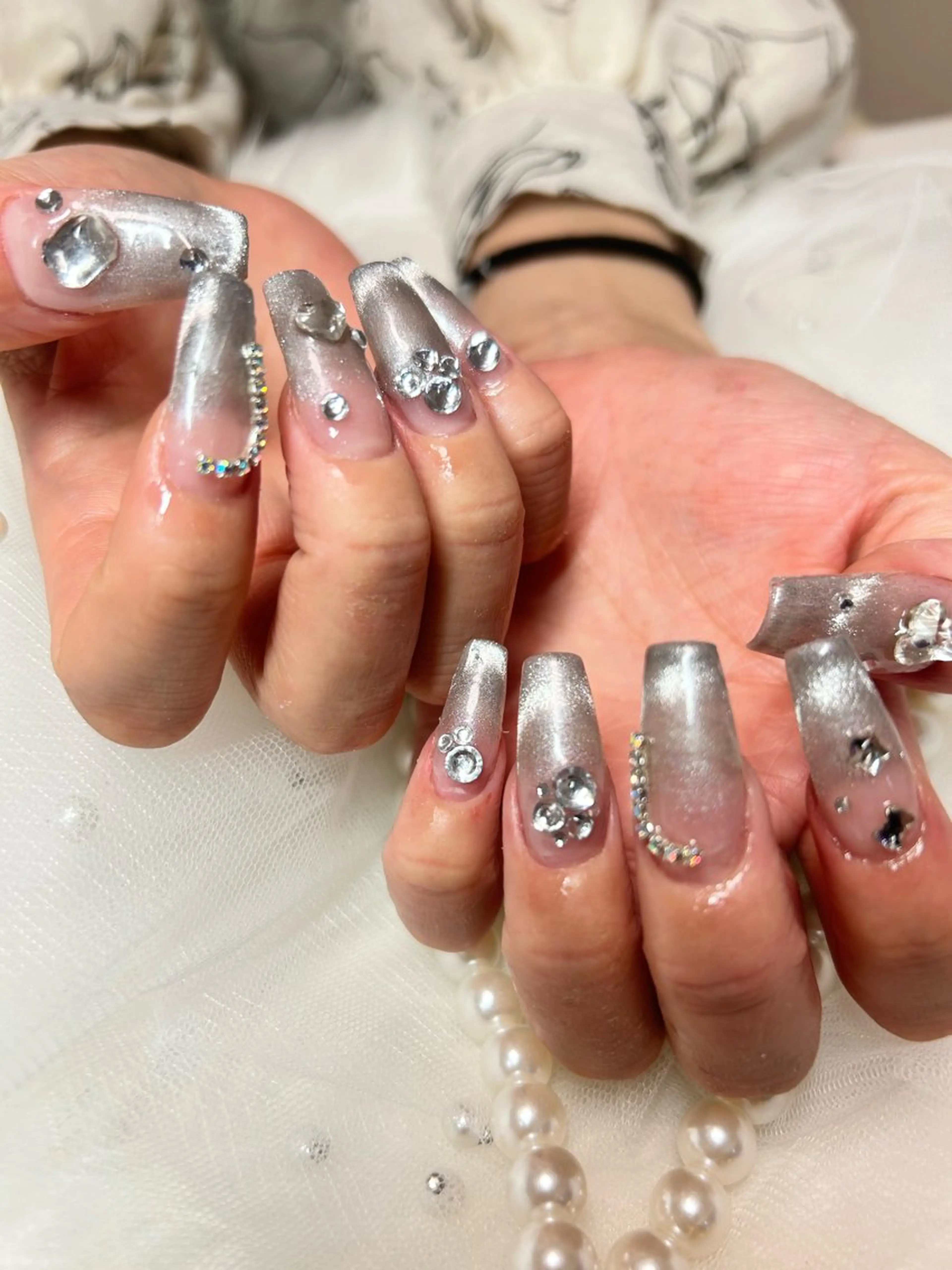 ネイル 長さ出し フレンチネイル マグネットネイル マグネットフレンチ フォルビチローロ所属・moritou harunaのネイルデザイン