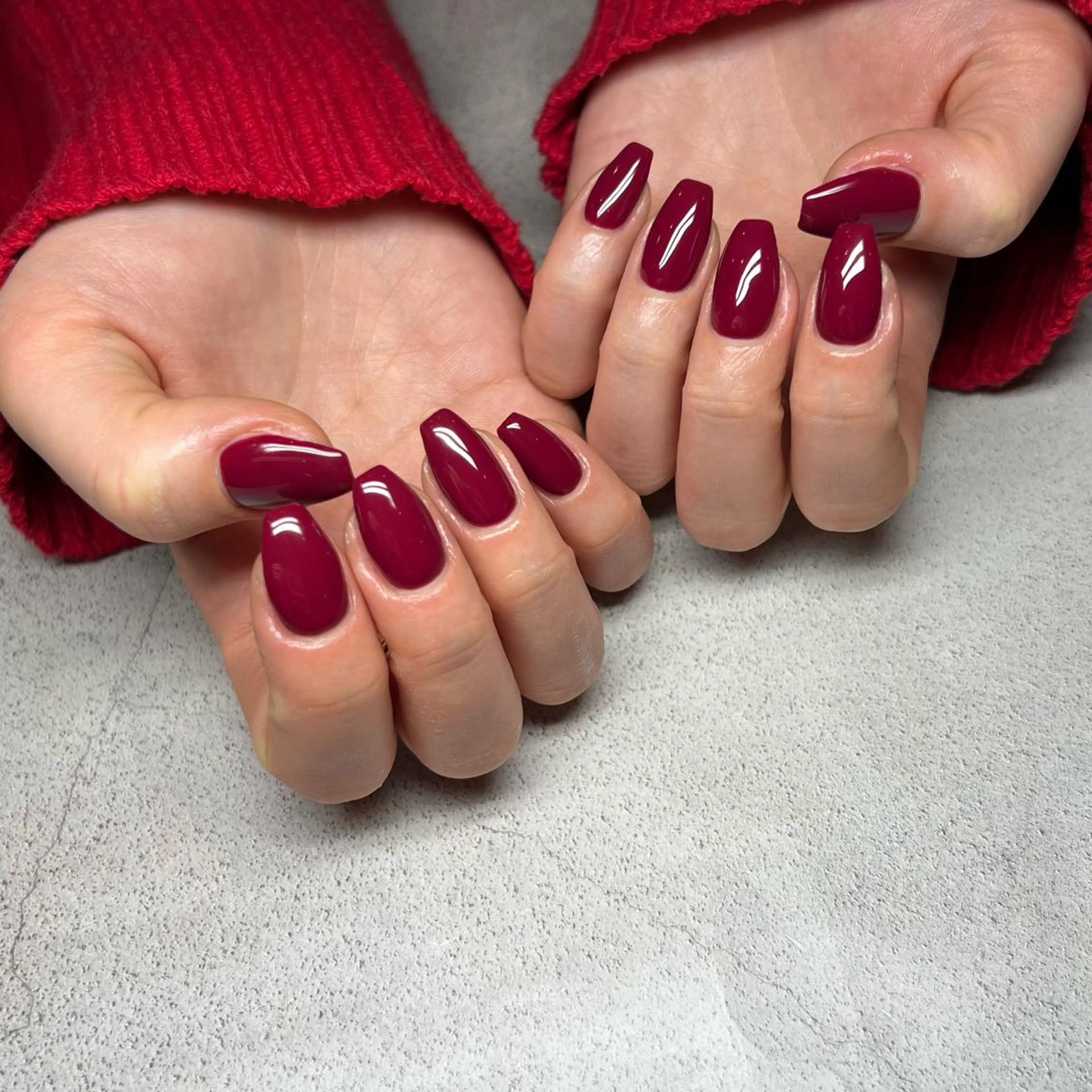 ネイル ボルドー ハンドネイル 𝐫𝐚𝐢 𝐧𝐚𝐢𝐥の眉毛・アイブロウイメージ