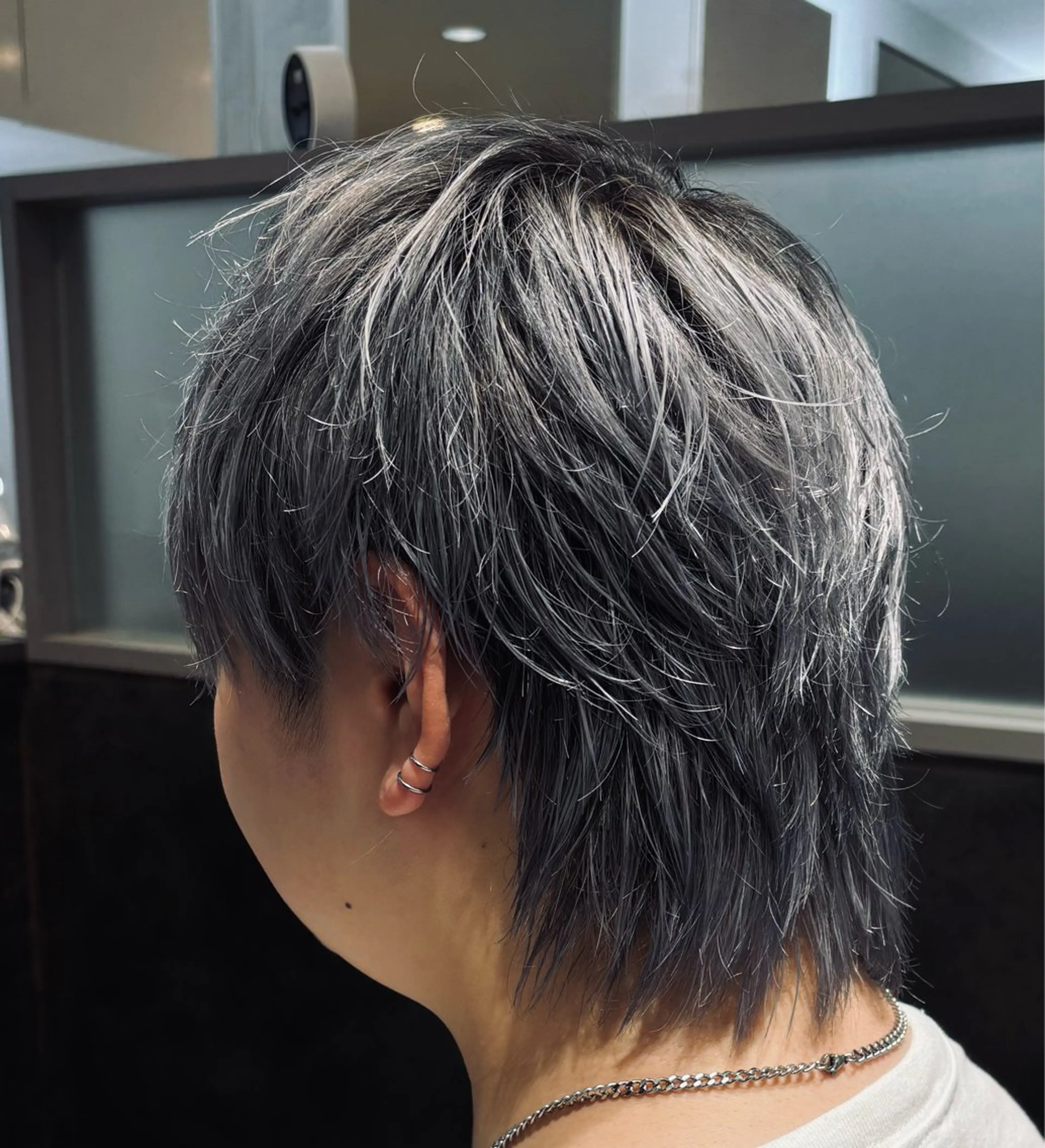 メンズカット、ブリーチ、カラーの写真