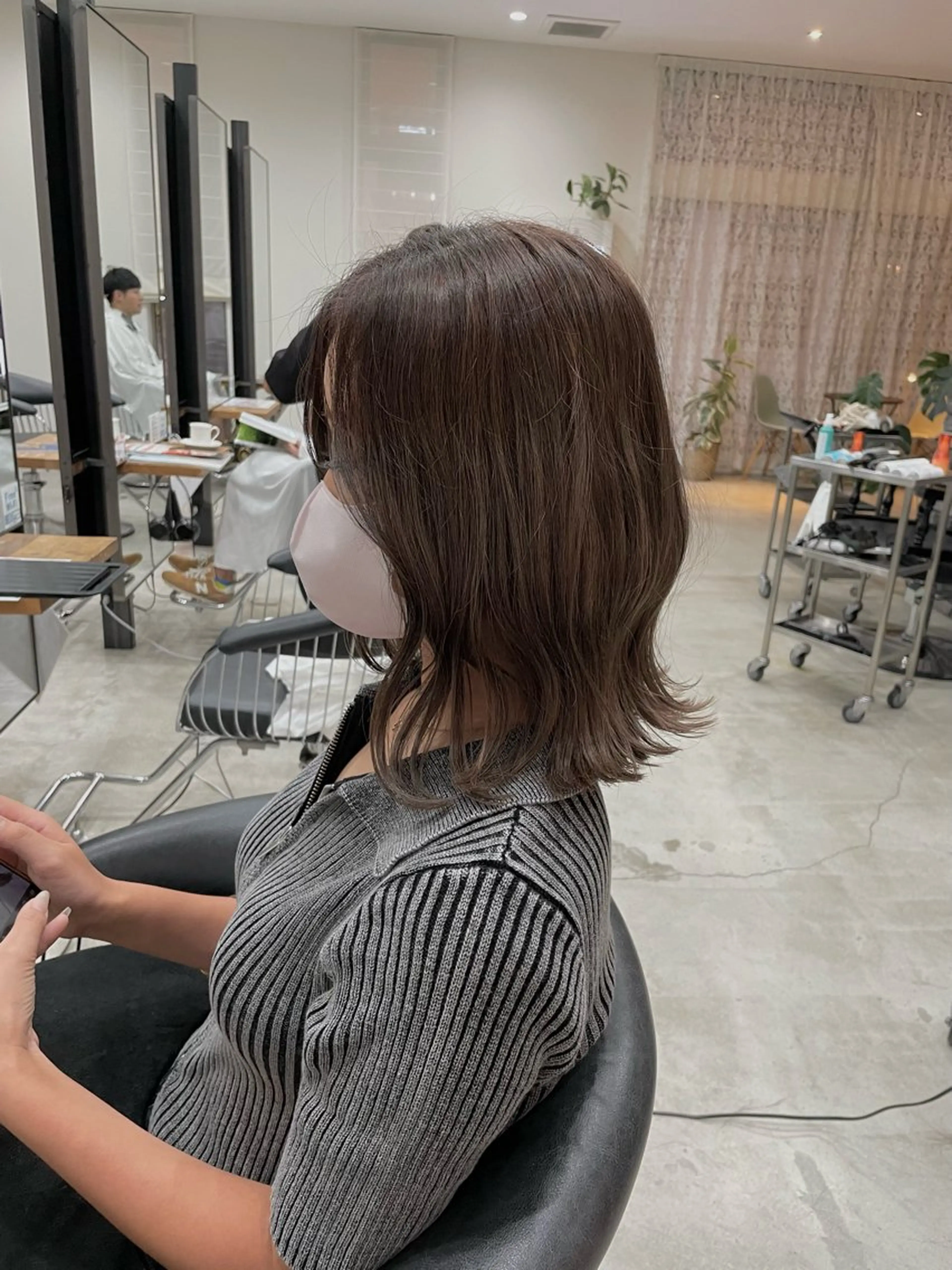 セミロング カラー ベージュカラー ブリーチ ブラウンカラー ブラウンベージュ カット ヘアカラー ヴァンキャトル所属・芳賀 風斗のヘアスタイル