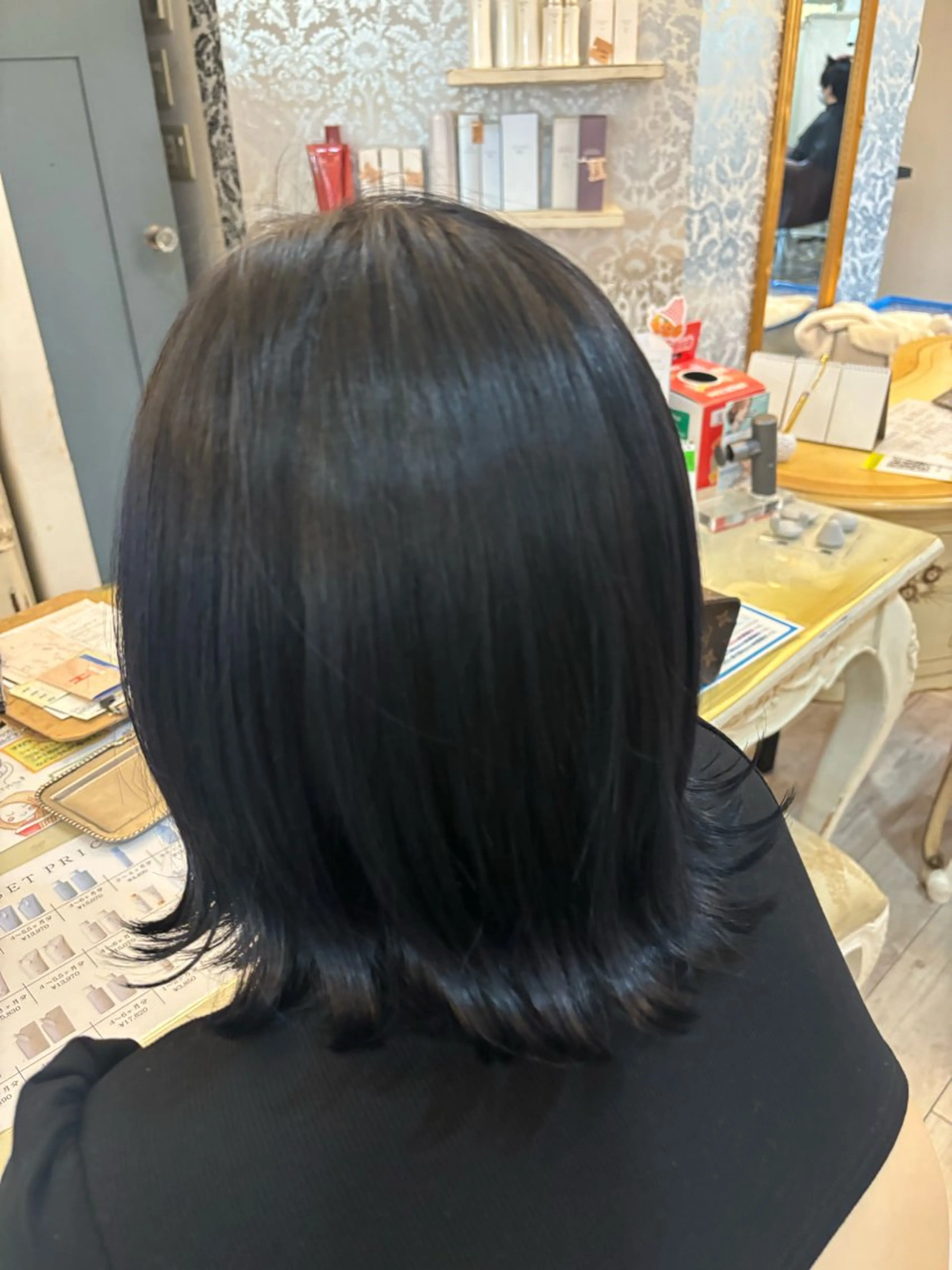 ショート カラー ブルーカラー 杉山 七海のヘアスタイル