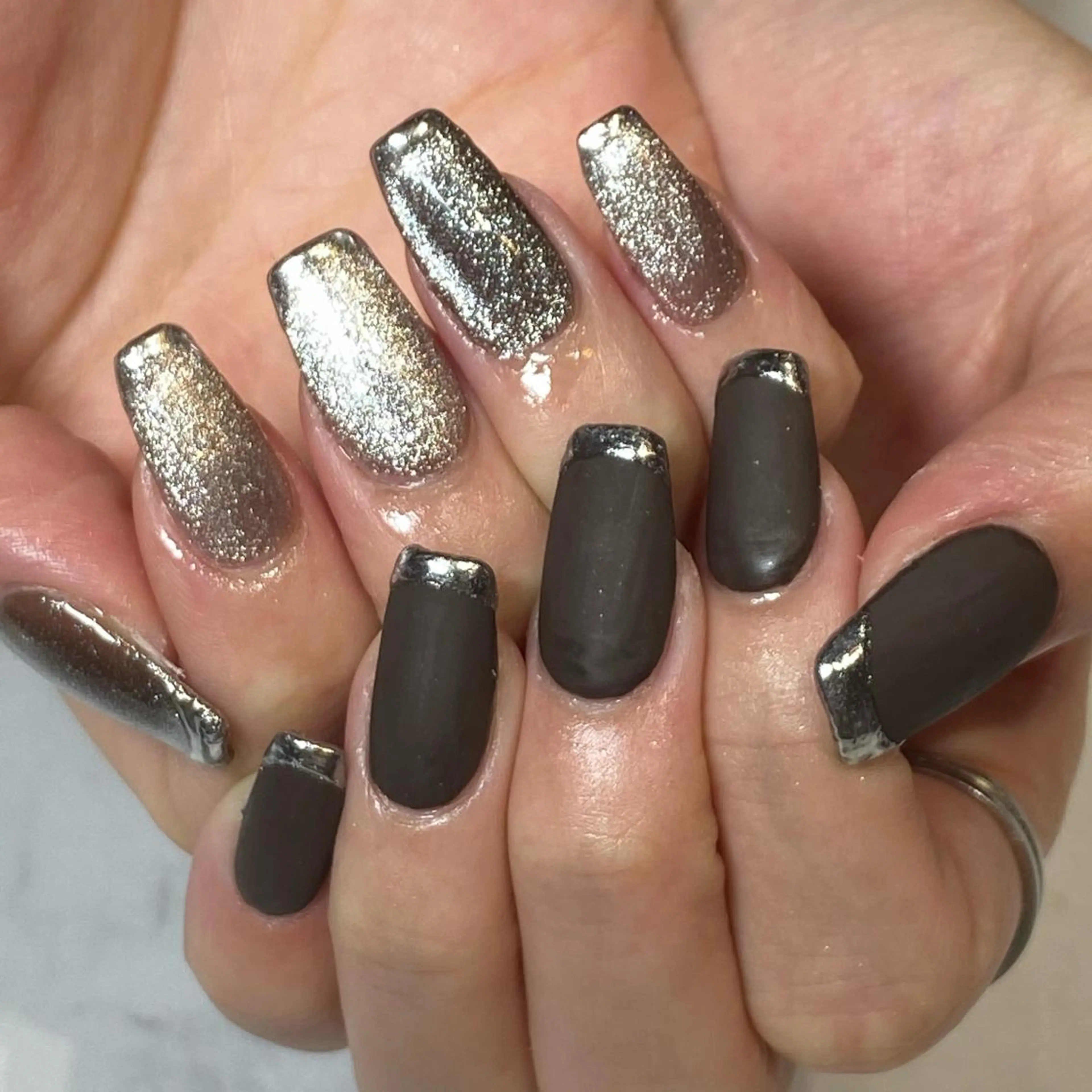 ネイル ストーンネイル ハンドネイル YUN 💅のネイルデザイン