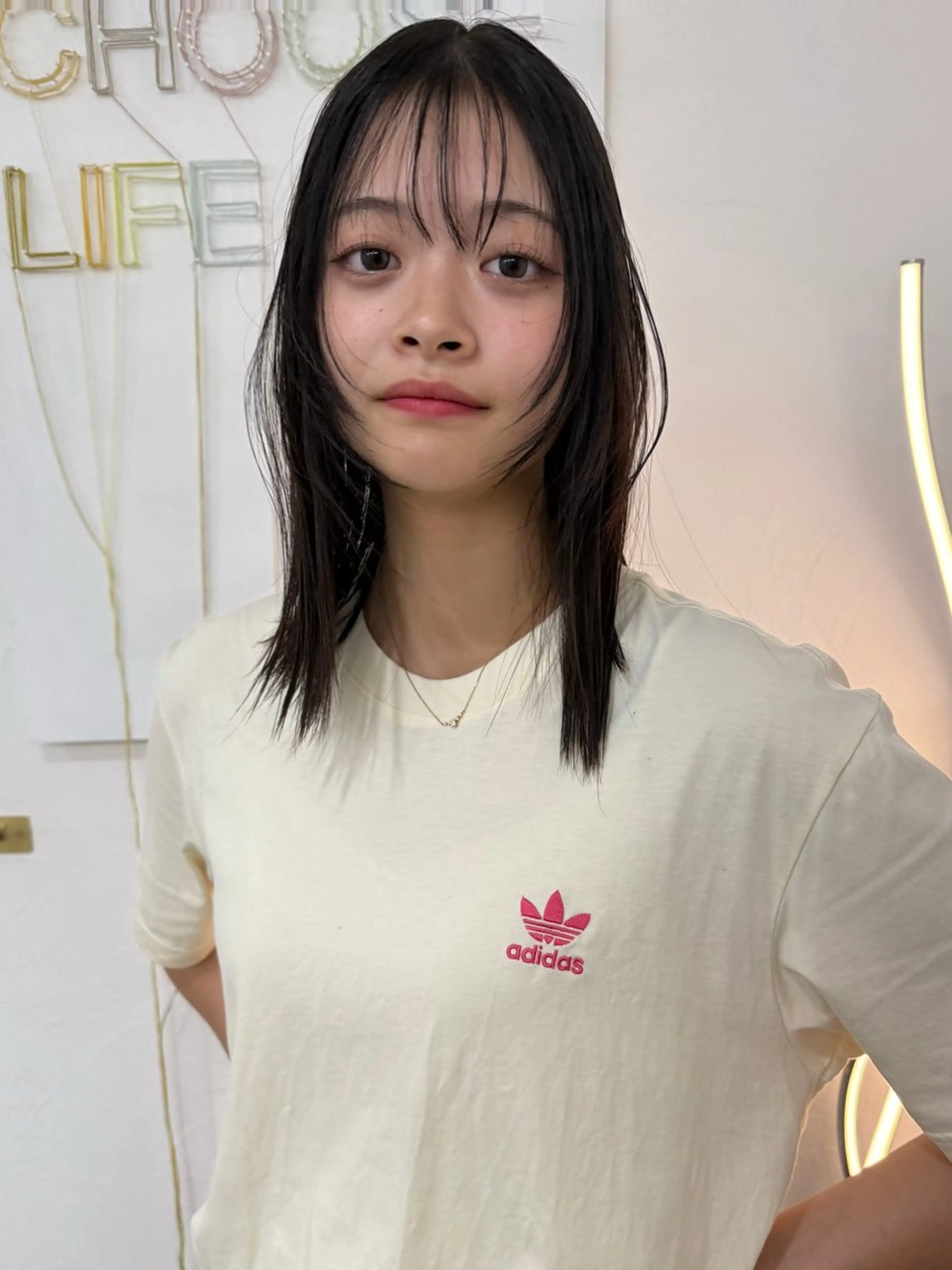 ミディアム 縮毛矯正 イシイ モエカのヘアスタイル