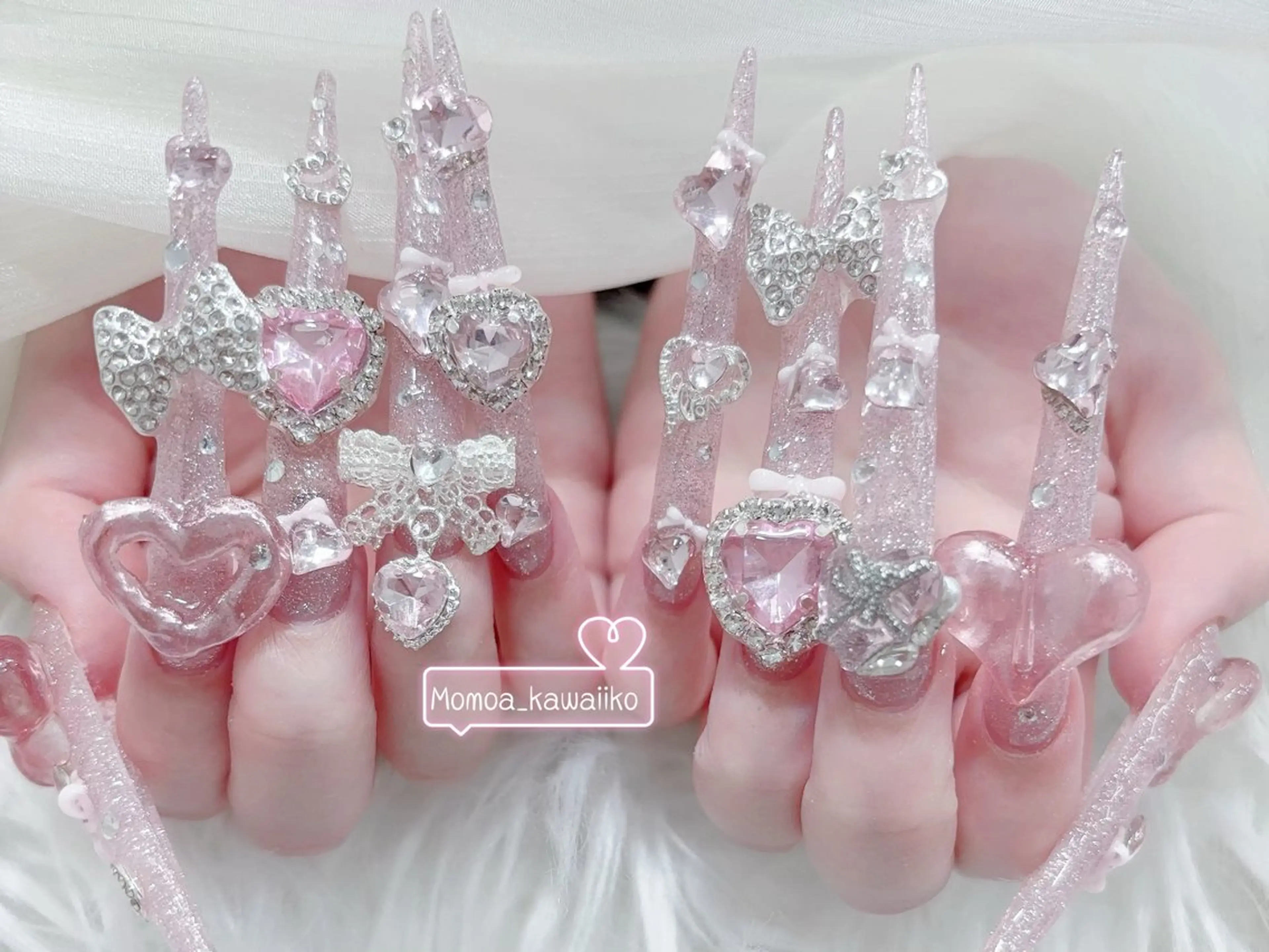 ネイル 成人式 ロングネイル マグネットネイル 大理石ネイル(マーブル) リボン ハンドネイル MoMoA Nail ネイル長さ出し専門店のネイルデザイン