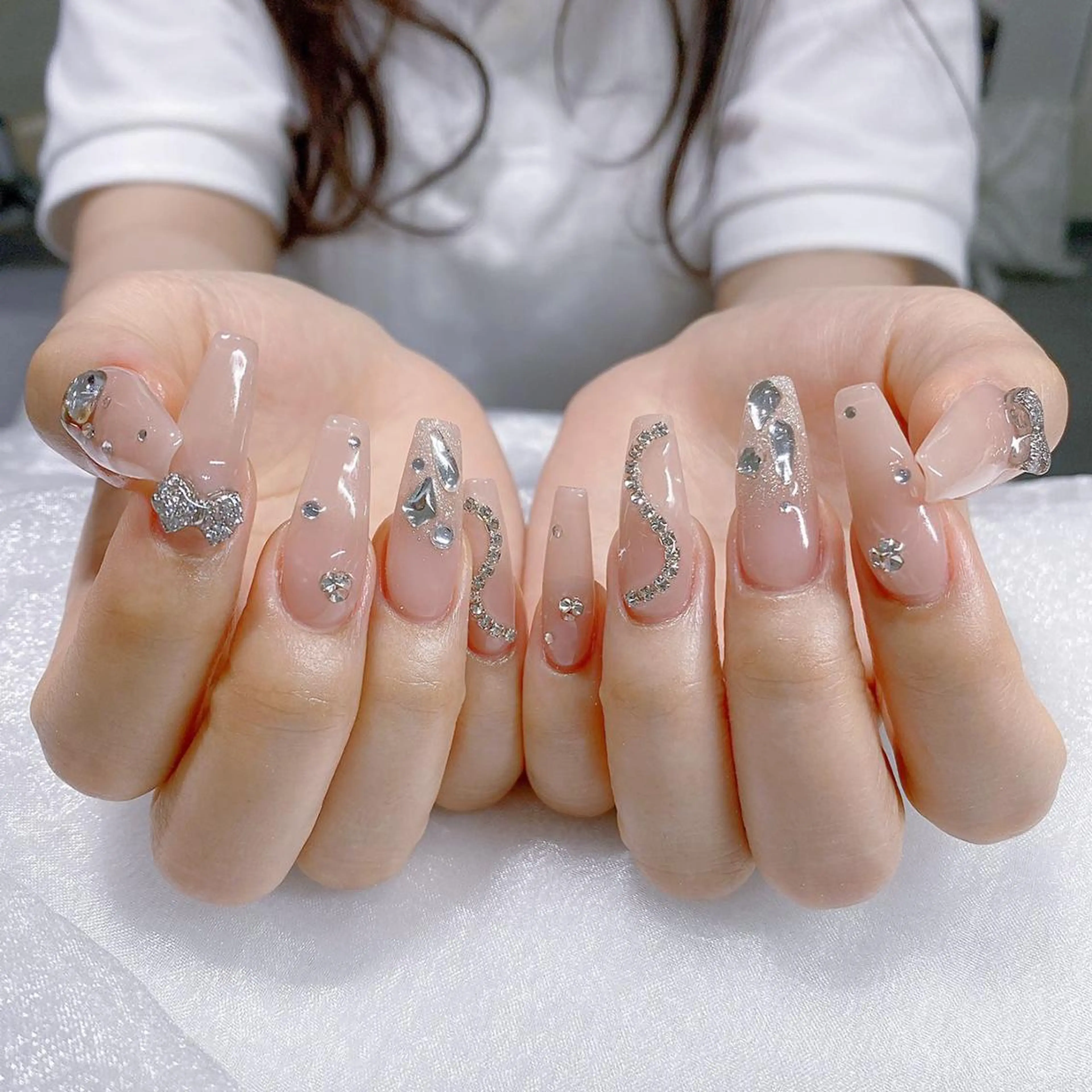 ネイル アートネイル 長さ出し ネイルチップ Queens momoのネイルデザイン