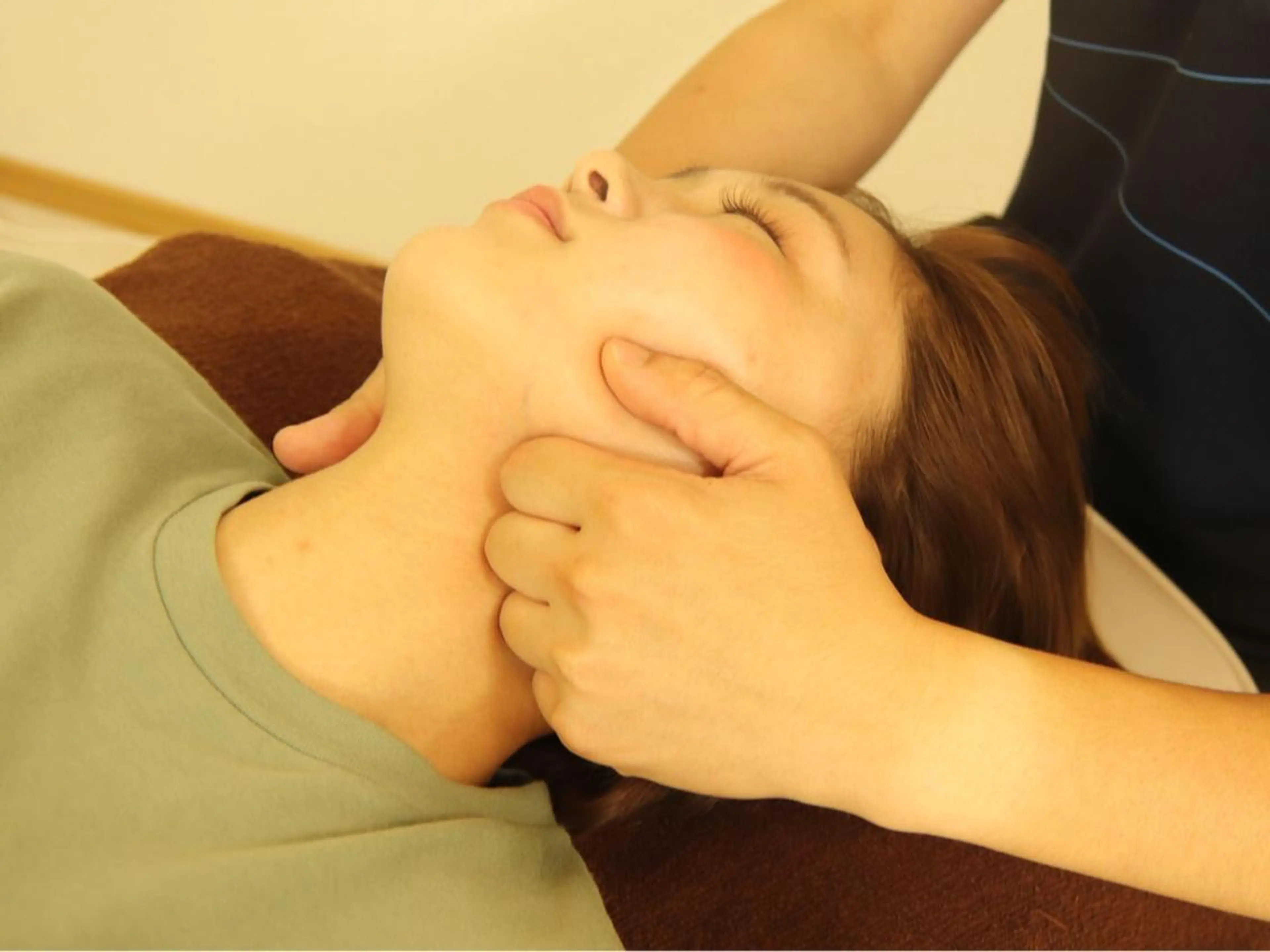 【初回限定】小顔ケア+整体・ボディケアセット70分の写真