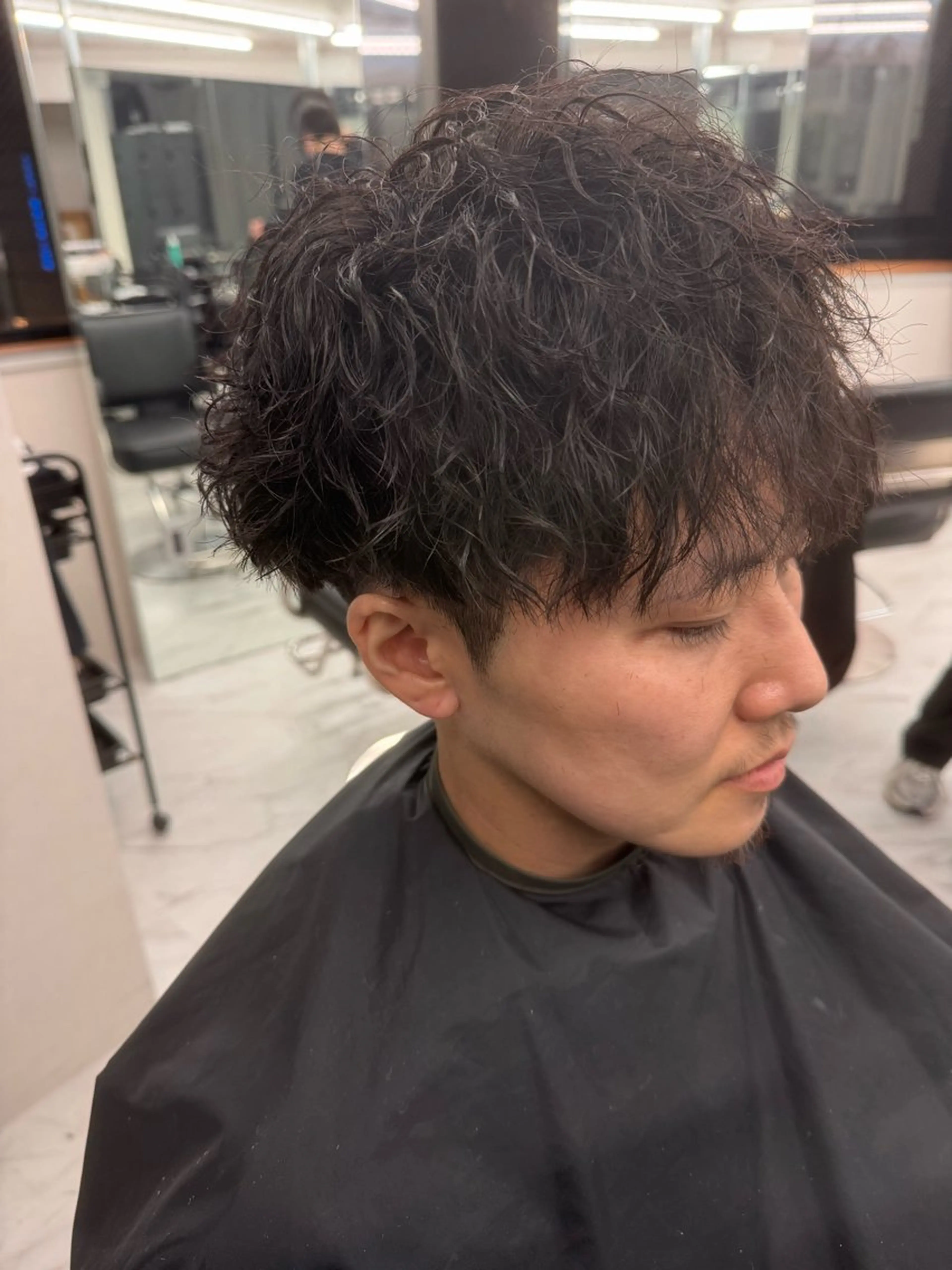 メンズ カット パーマ MEN'S salon HYPE 三宮 メンズカット/パーマ/ハイライト/眉毛ワックスMAP所属・吉田 健吏のヘアスタイル