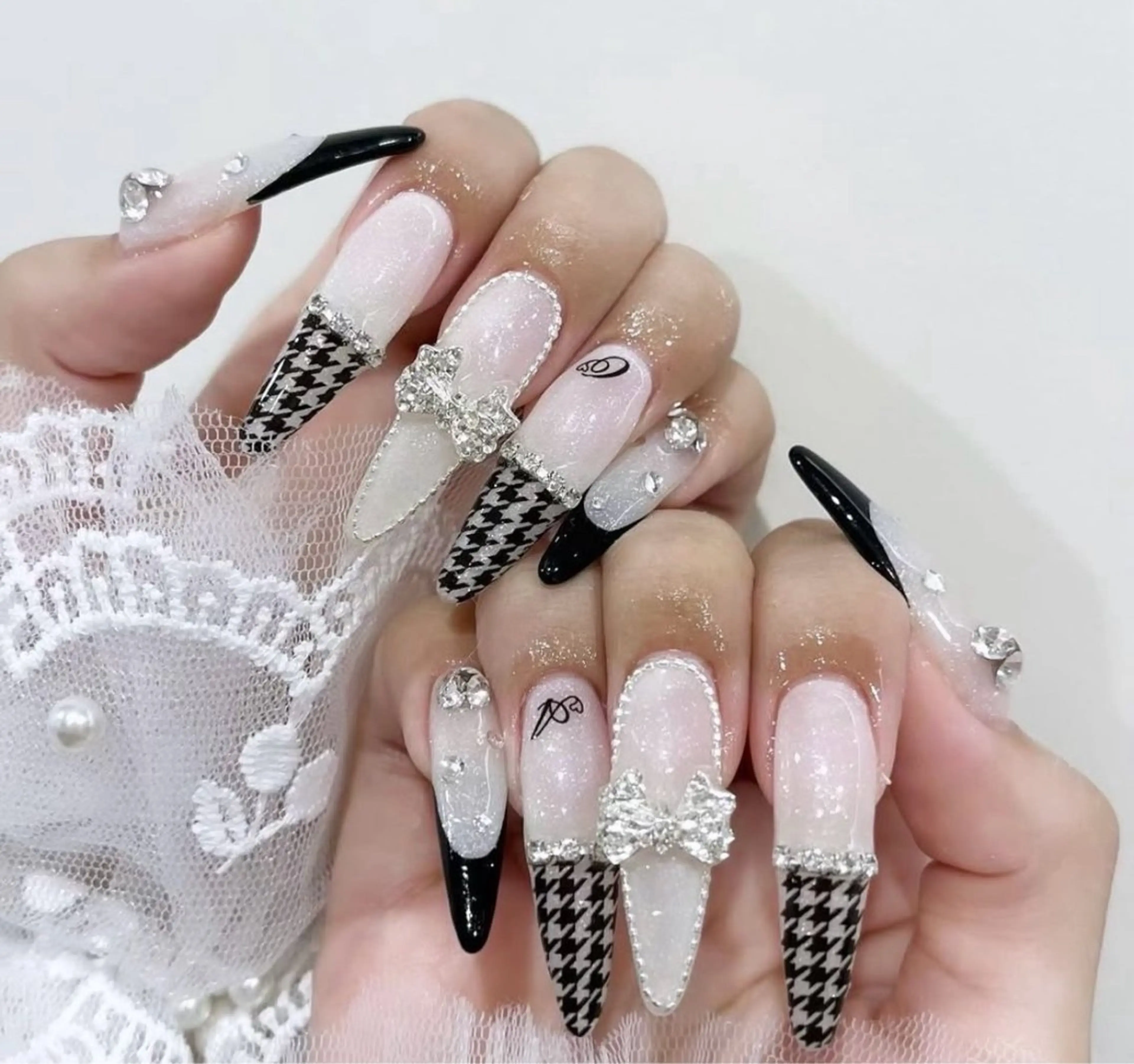 ネイル Raviy福岡店所属・manoka .のネイルデザイン