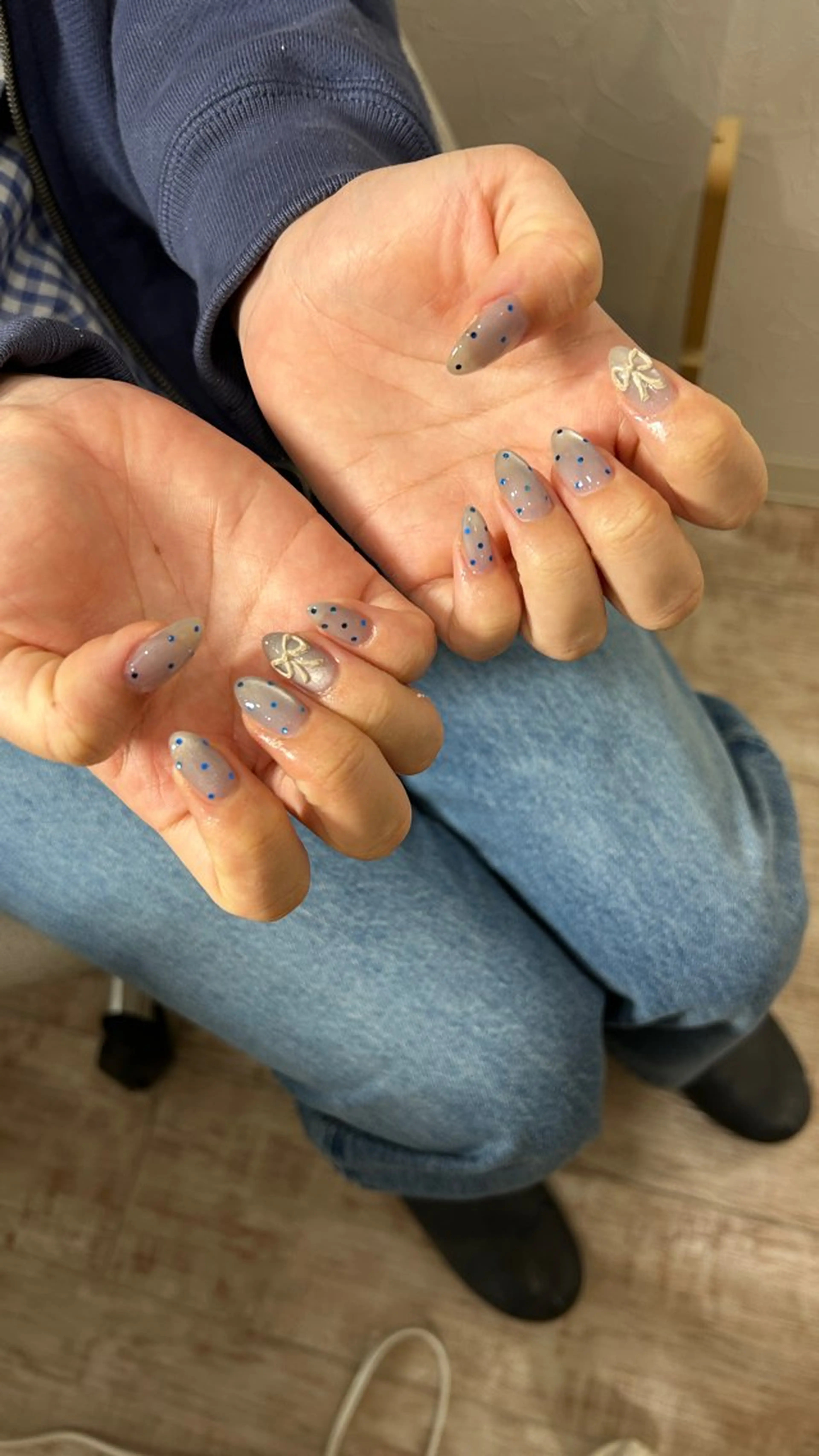 ネイル ドット マグネットネイル リボン ハンドネイル フリーランス¨̮⃝ ネイリストOKADAのネイルデザイン