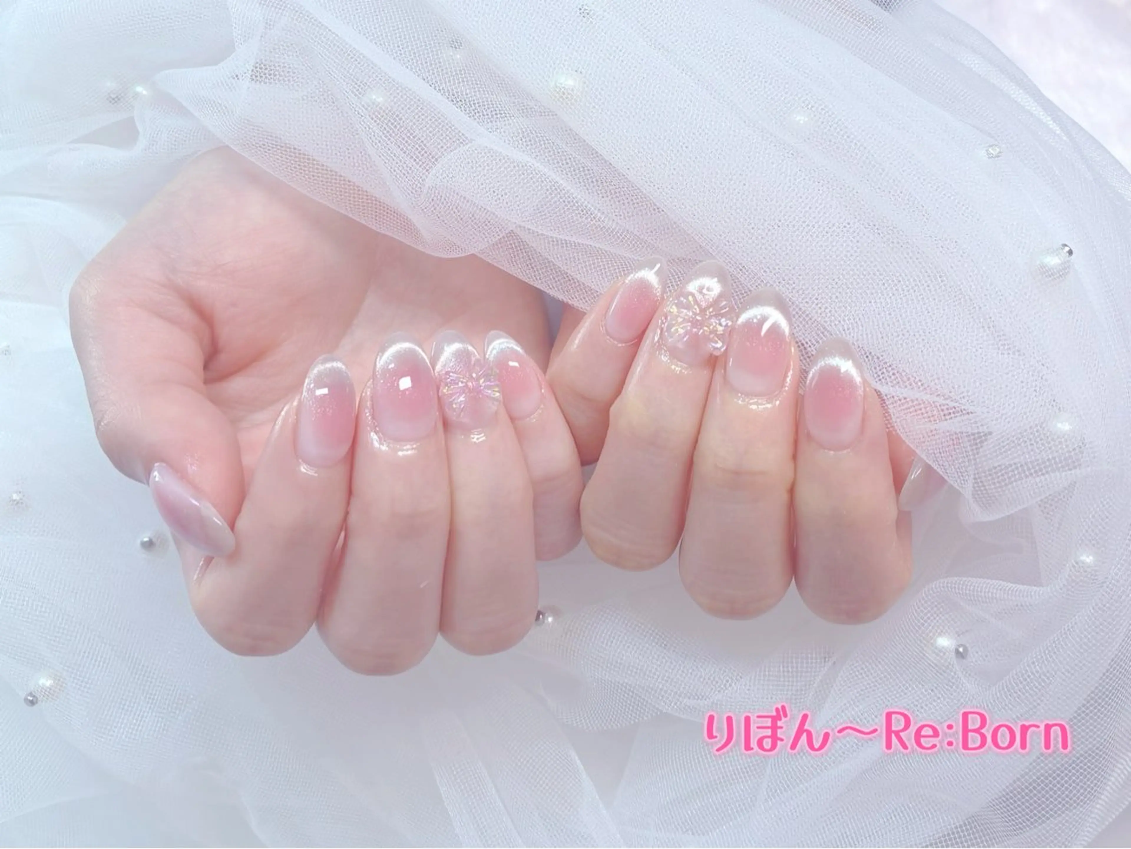 ミディアム フレンチガーリー クリスマス ハンドネイル りぼん Re:Bonrのネイルデザイン