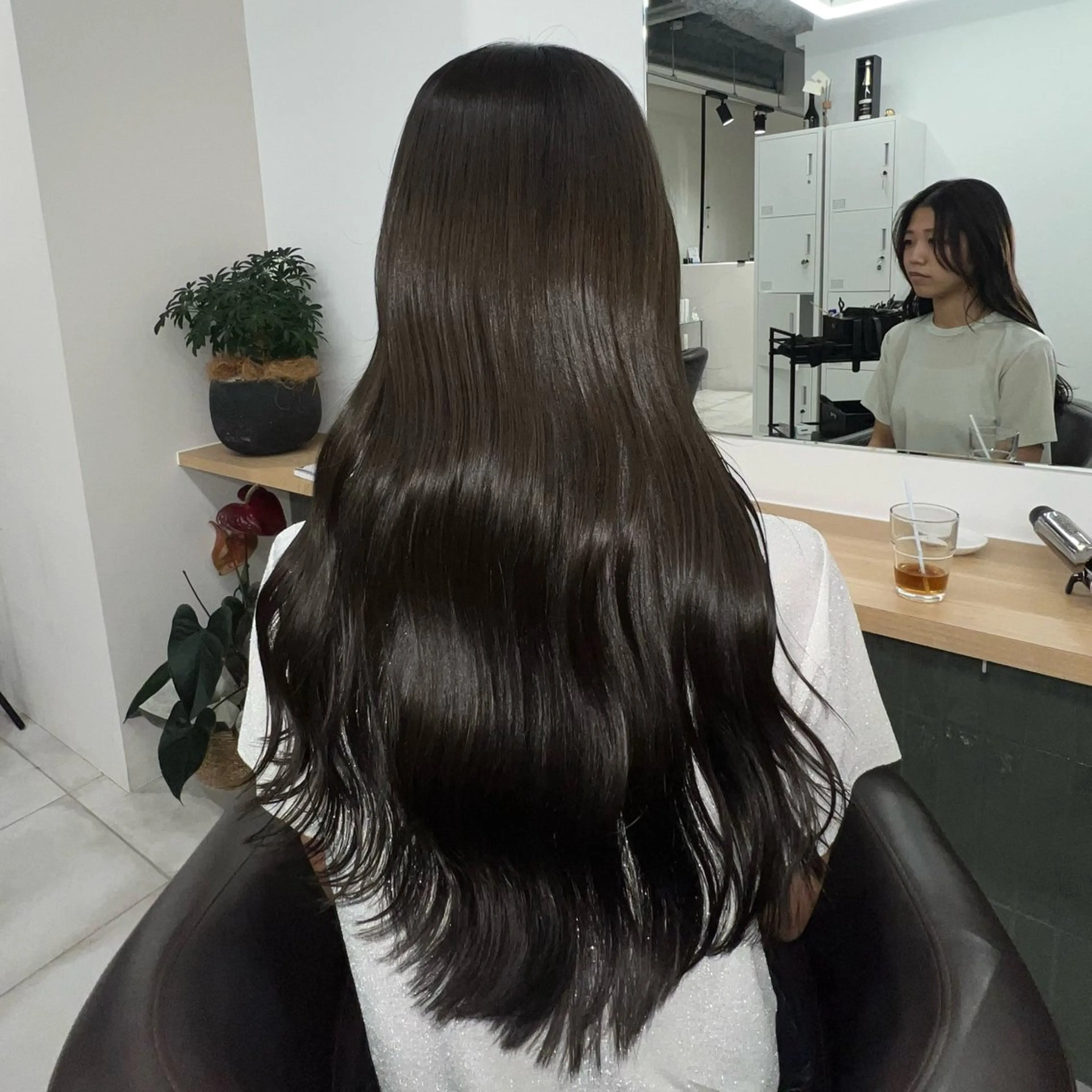 セミロング カラー ヘアカラー トリートメント レイヤー/透明感 カラー🌿KANTAのヘアスタイル