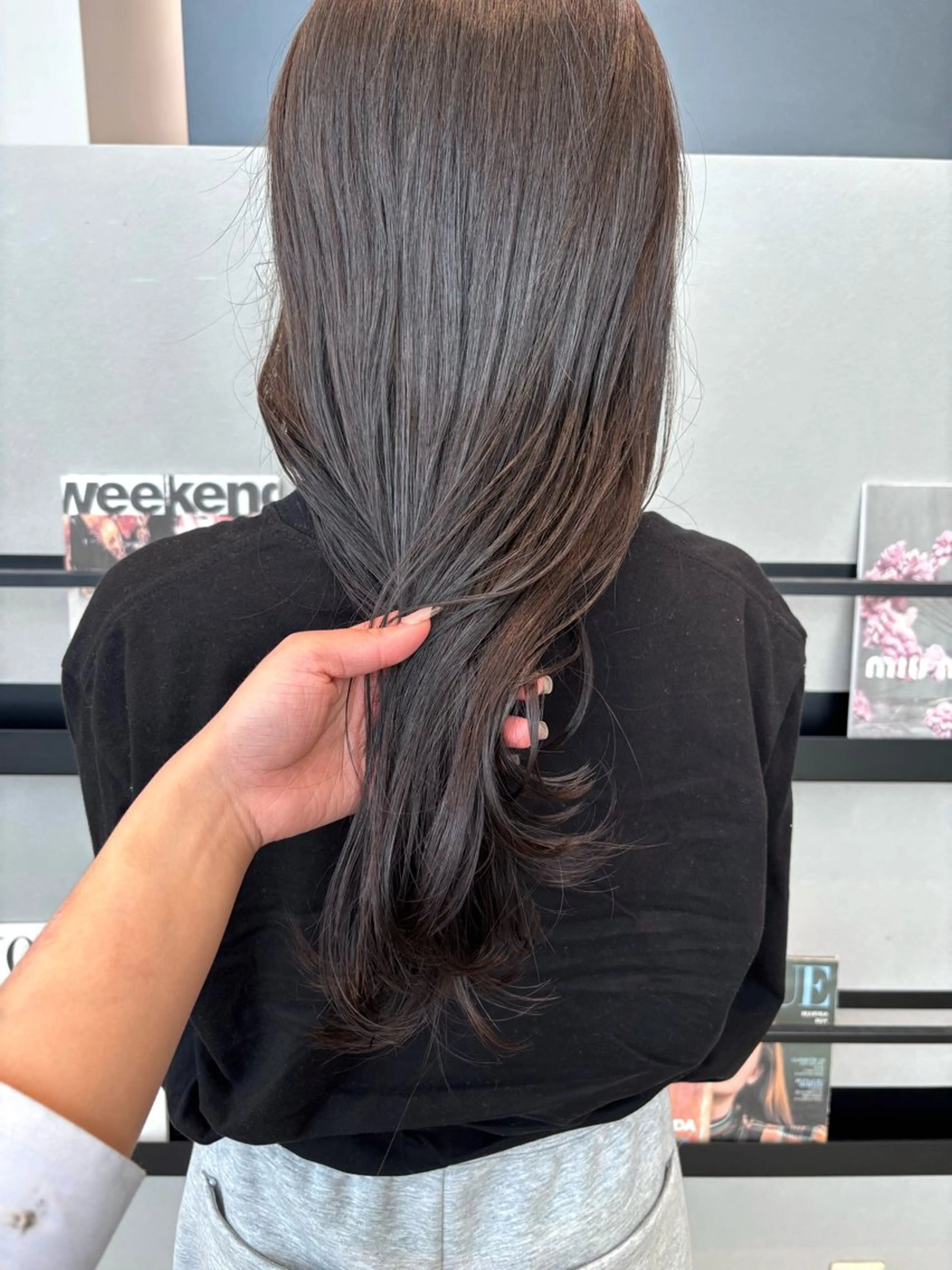 セミロング カラー 透明感カラー ダークグレー ダークグレージュ グレージュ カット ヘアカラー トリートメント 透明感カラー/ レイヤーkotonoのヘアスタイル