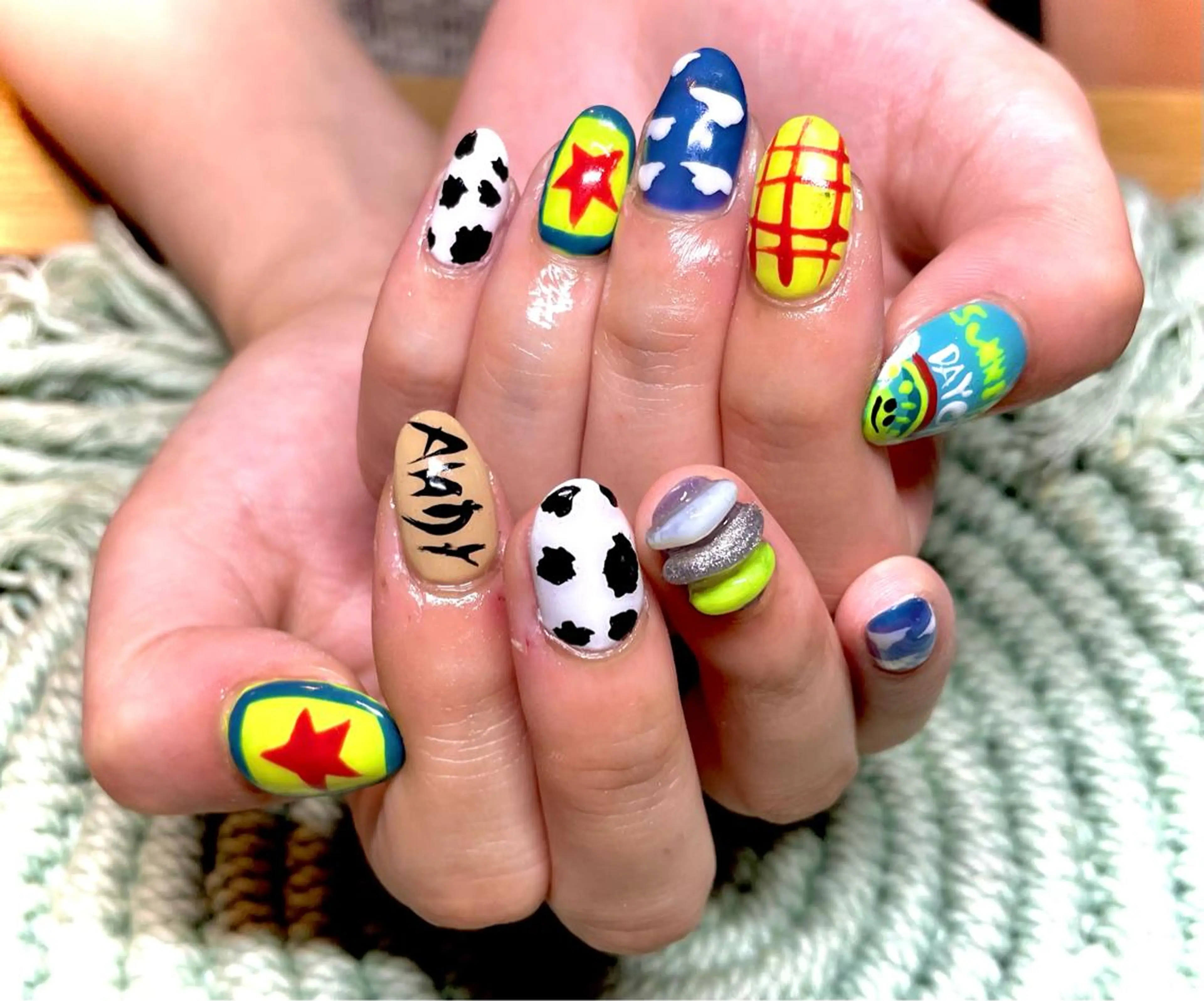 ミディアム ハンドネイル GG houseのネイルデザイン