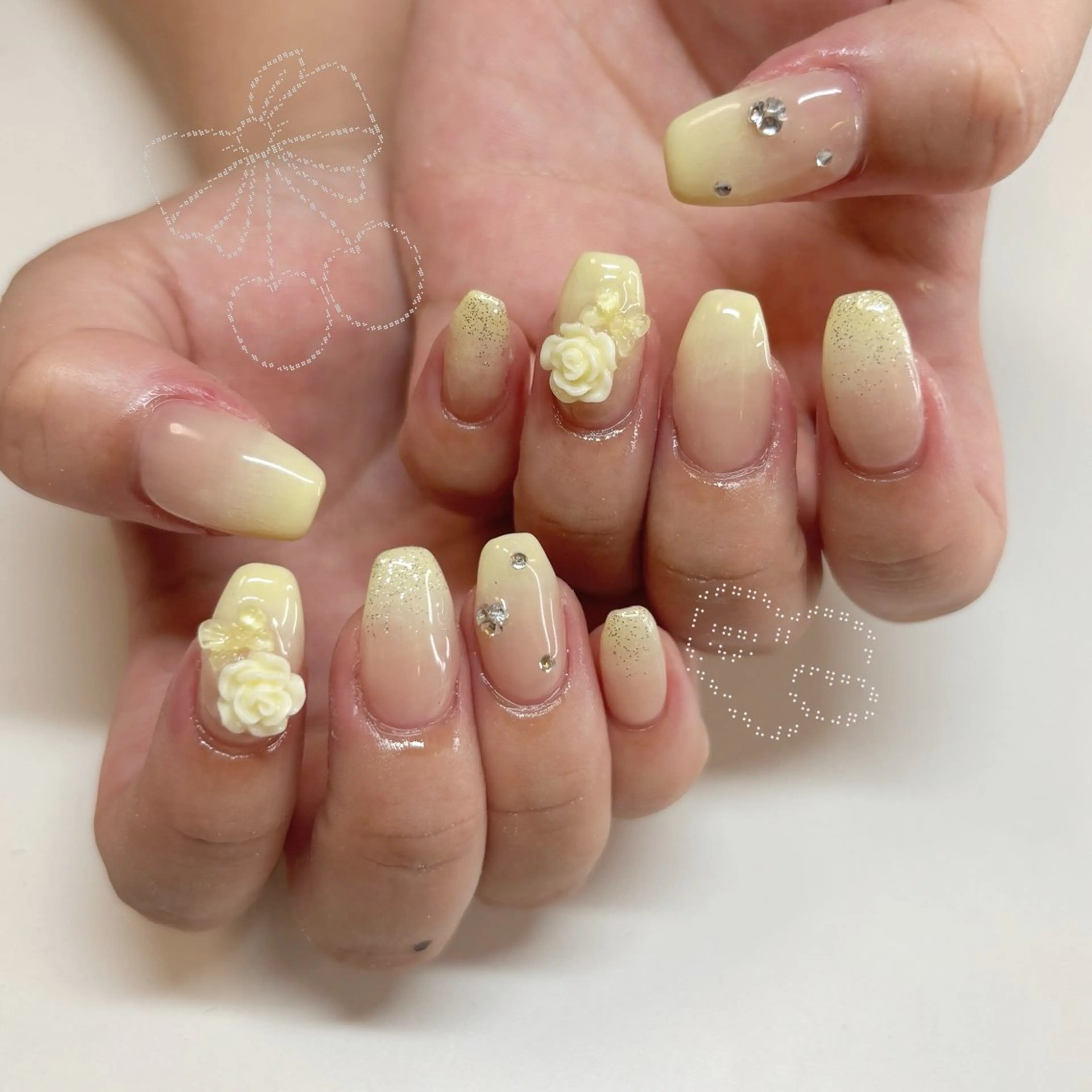 ネイル moi nail ˙⋆.˚のネイルデザイン