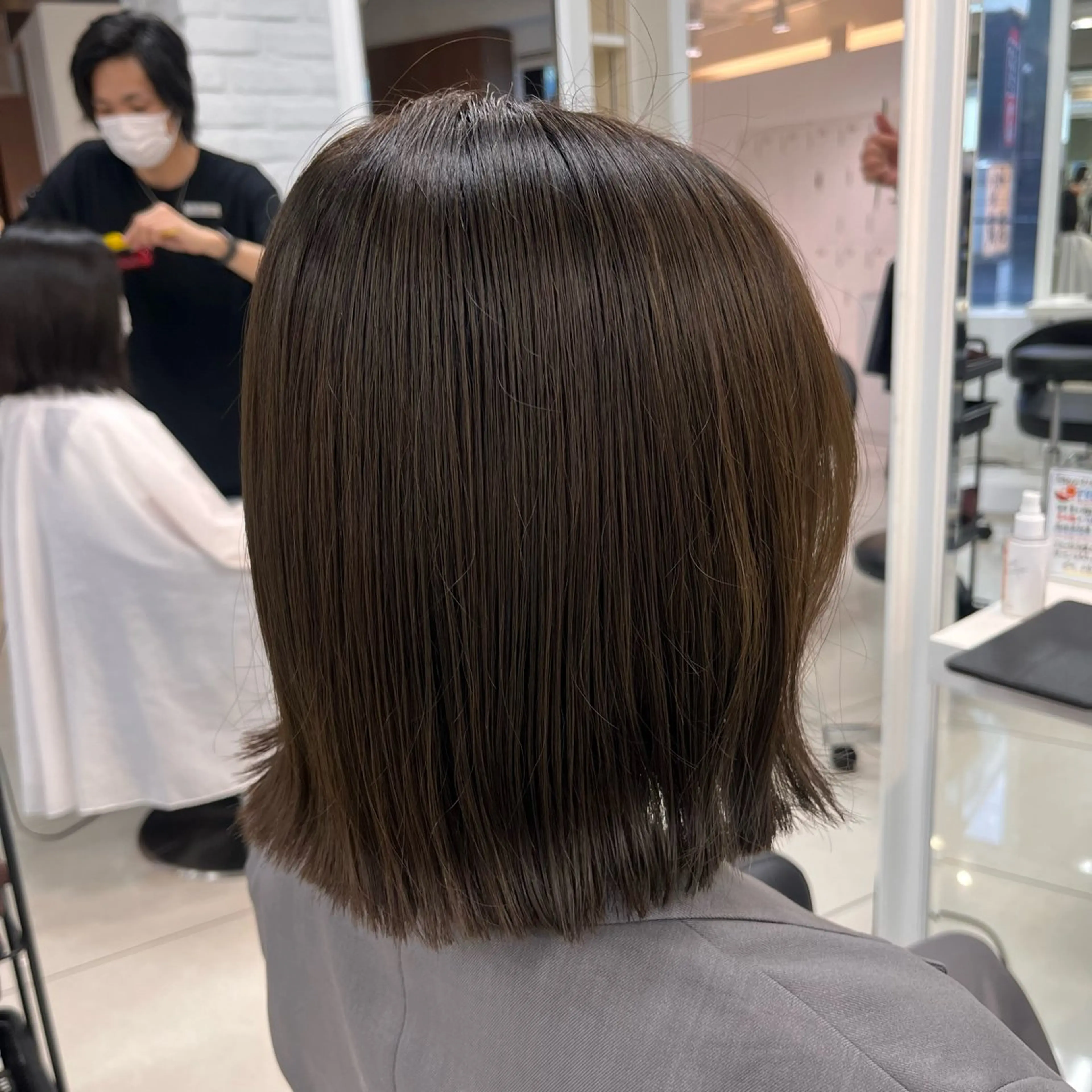 ショート カラー ベージュカラー ブリーチ ダブルカラー ブリーチなしカラー オリーブベージュ カット ヘアカラー トリートメント 【センターパート/ マッシュ】ryokaのヘアスタイル