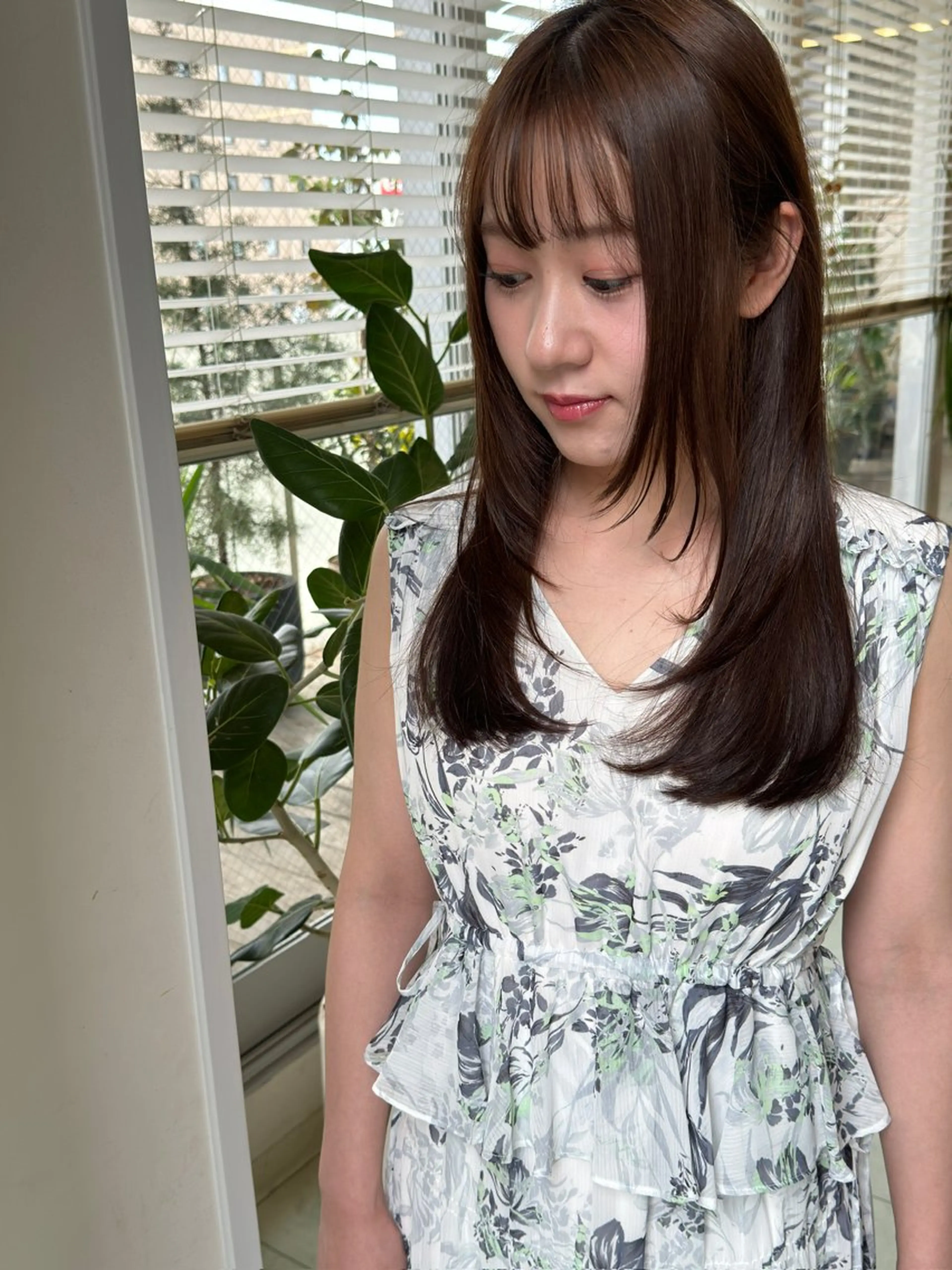 セミロング 岡本雅也 ショートボブレイヤーのヘアスタイル